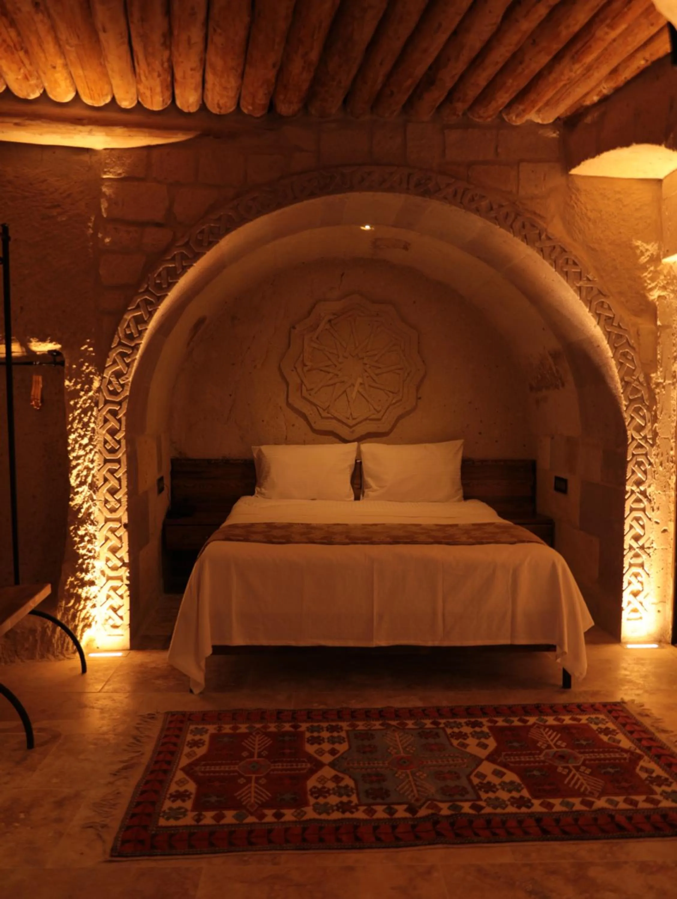 Bed in Hira Cave Hotel