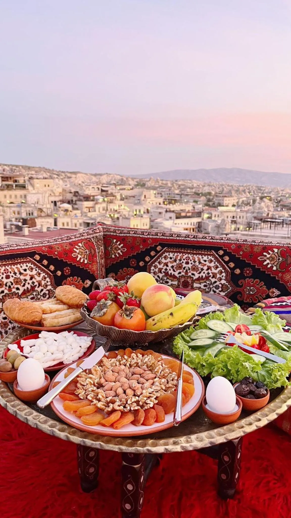 Breakfast in Hira Cave Hotel