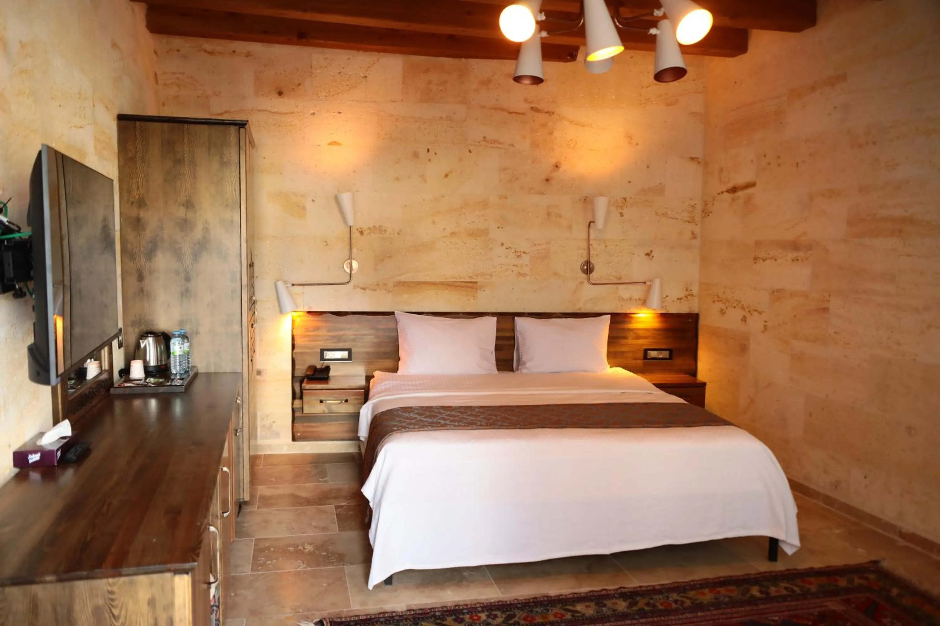 Bed in Hira Cave Hotel