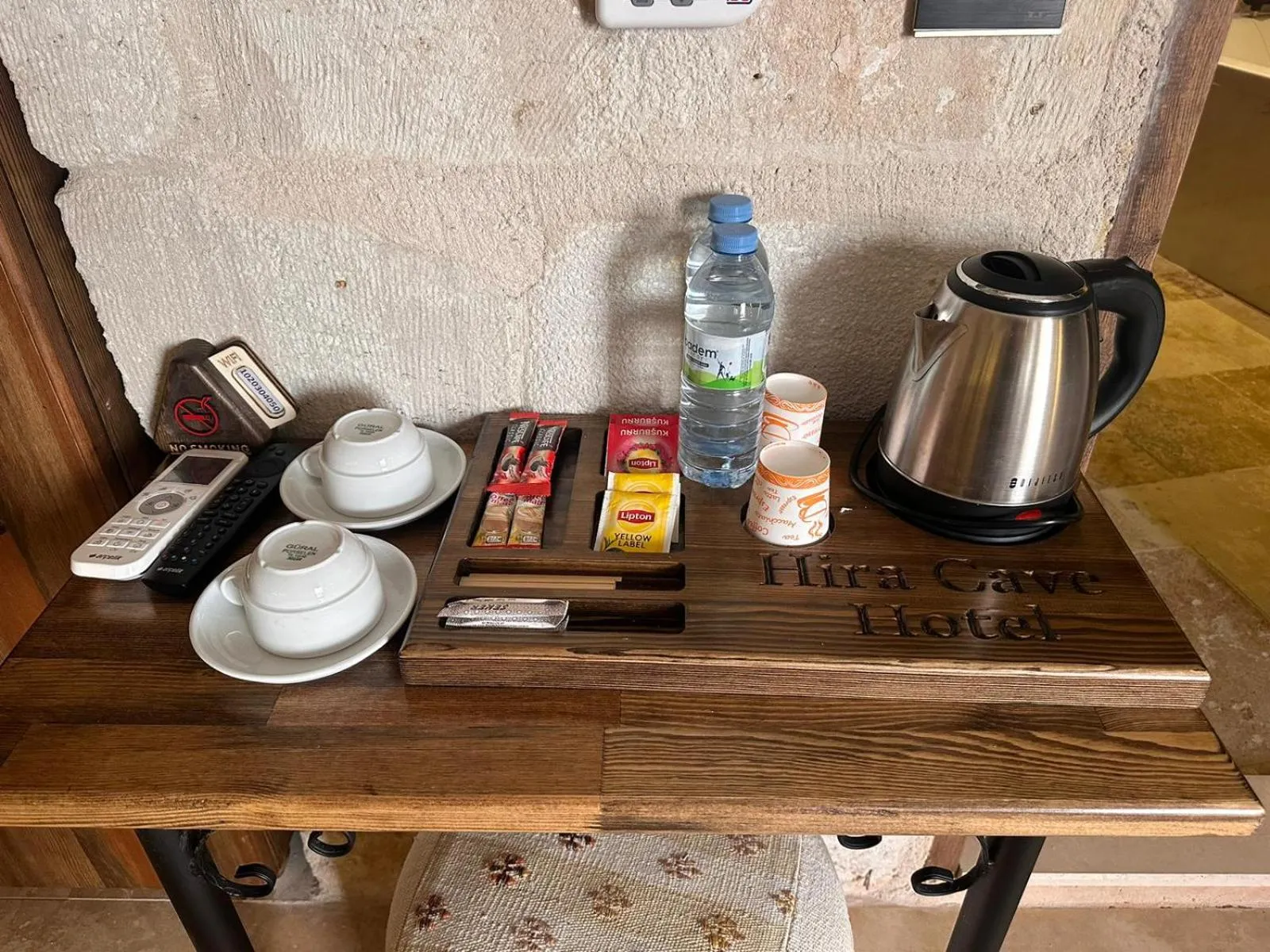 Coffee/tea facilities in Hira Cave Hotel