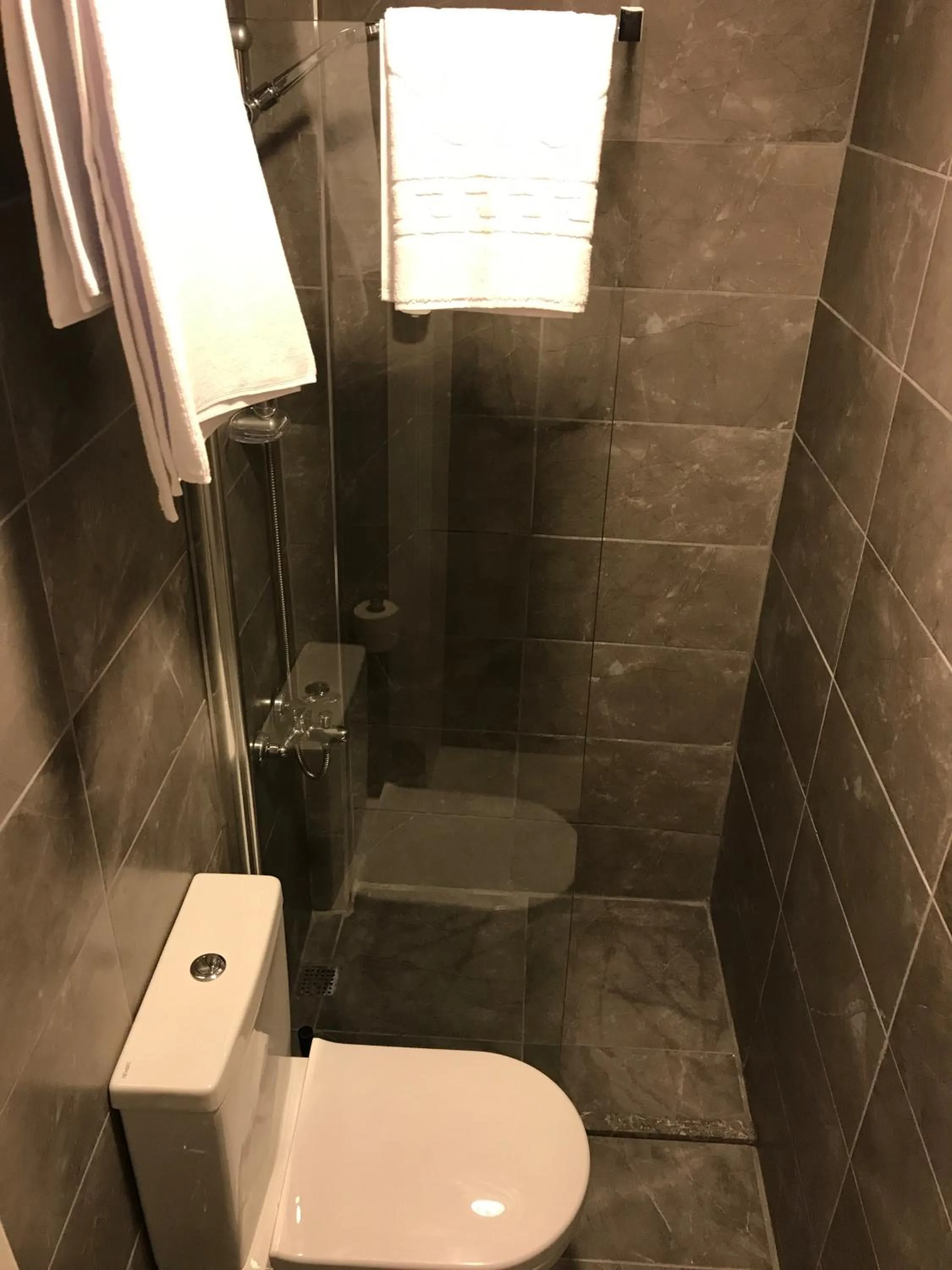 Bathroom in Piano Hotel