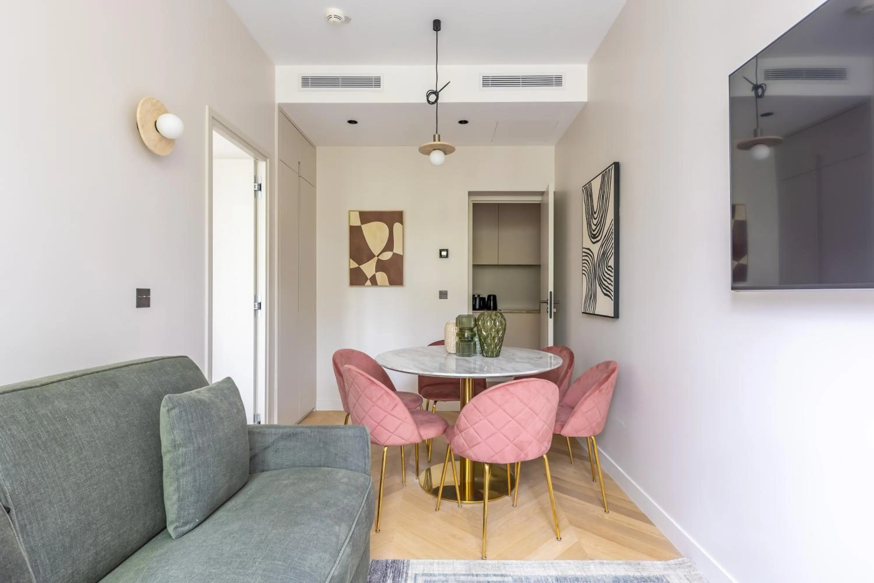 TV and multimedia in Quartier Libre Marais