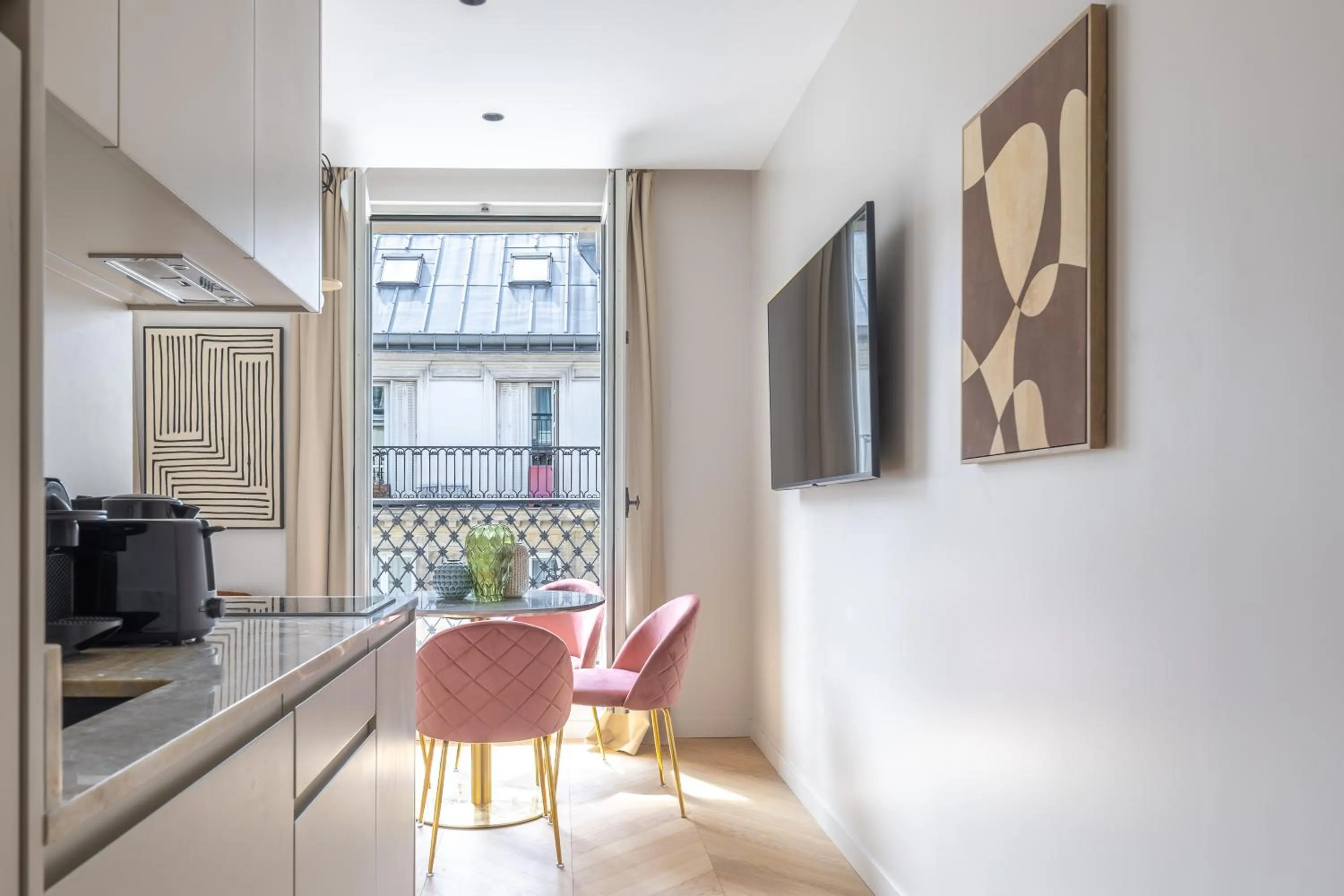 TV and multimedia in Quartier Libre Marais