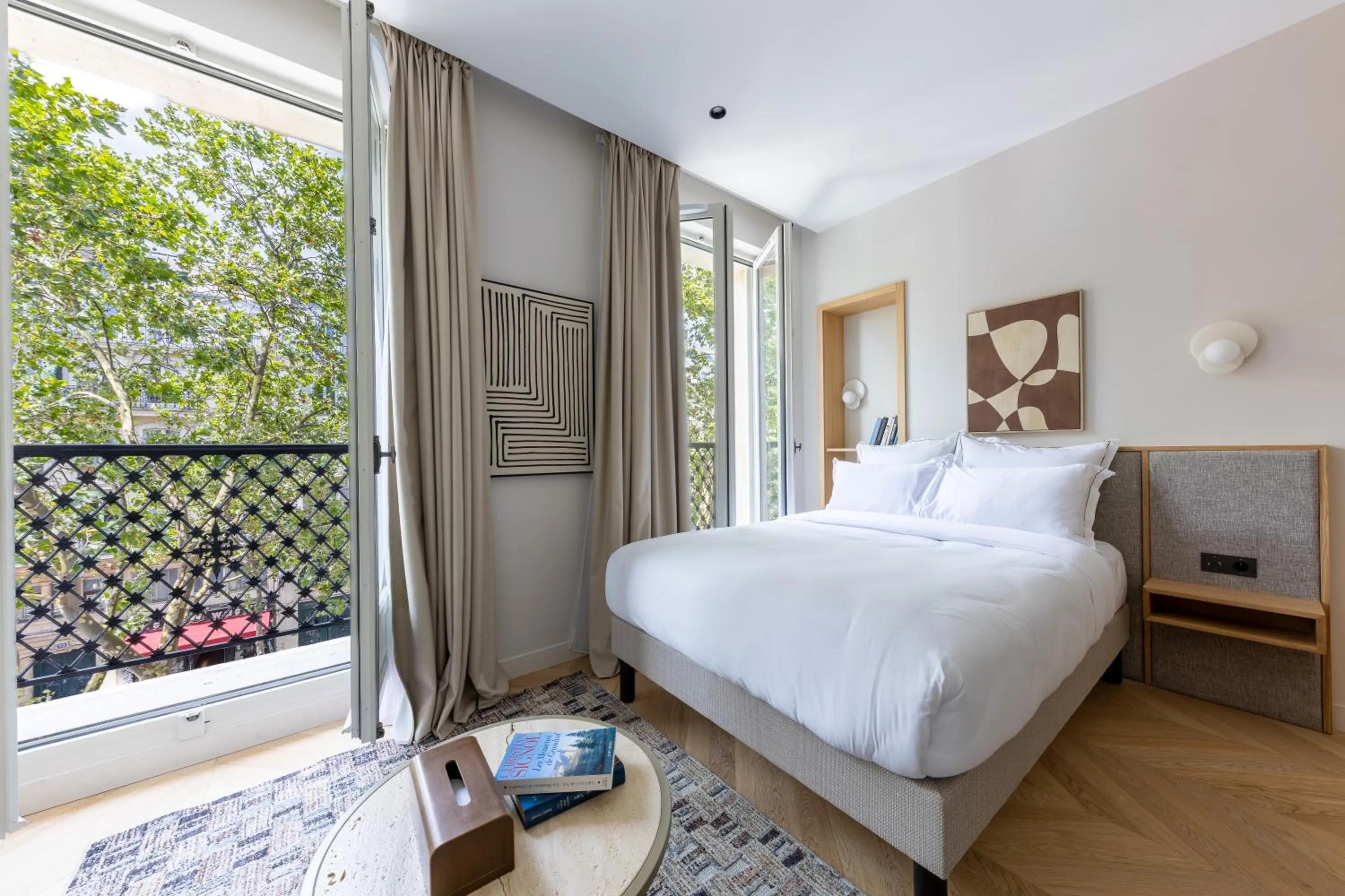 Bed in Quartier Libre Marais