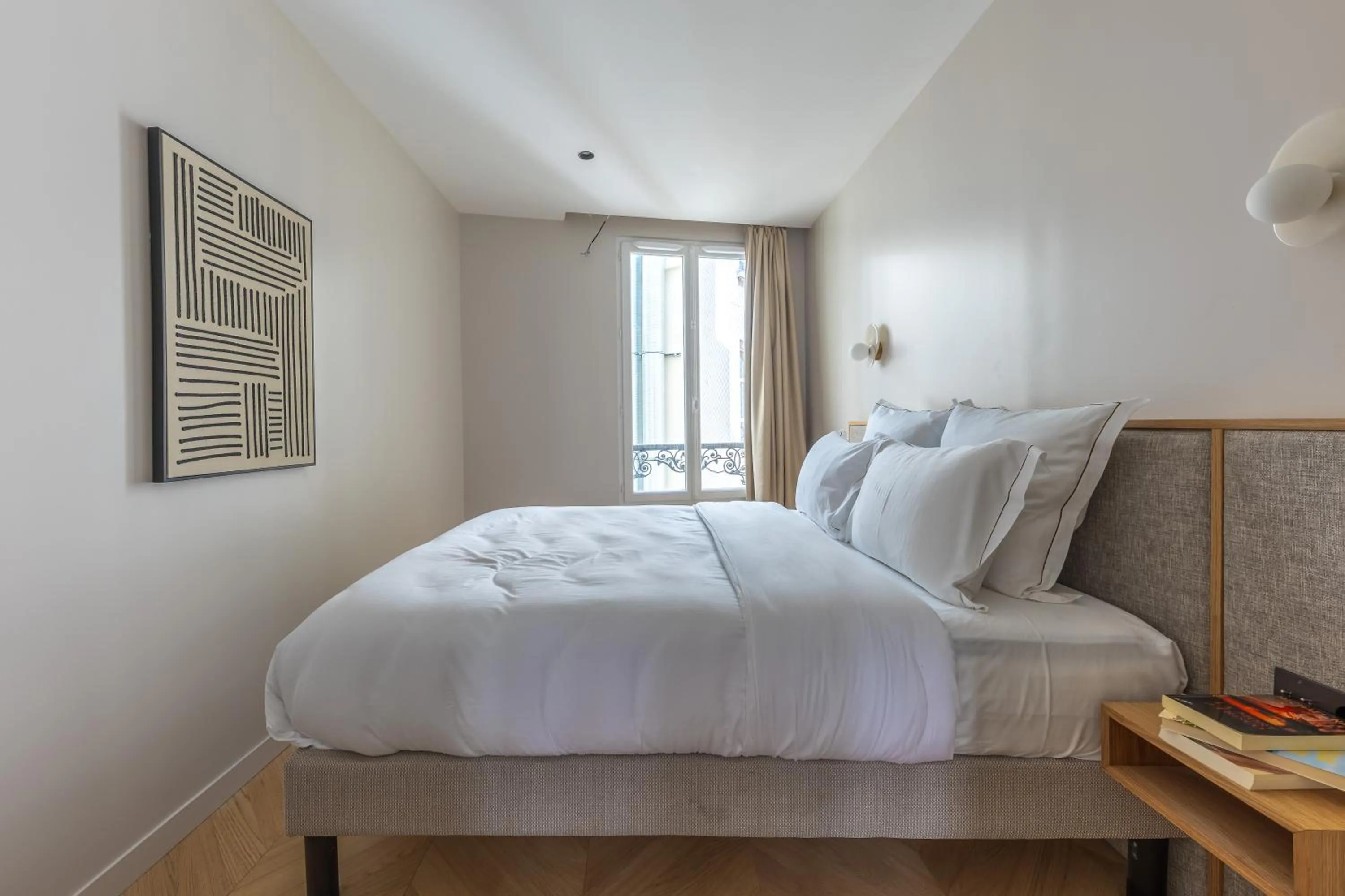 Bed in Quartier Libre Marais