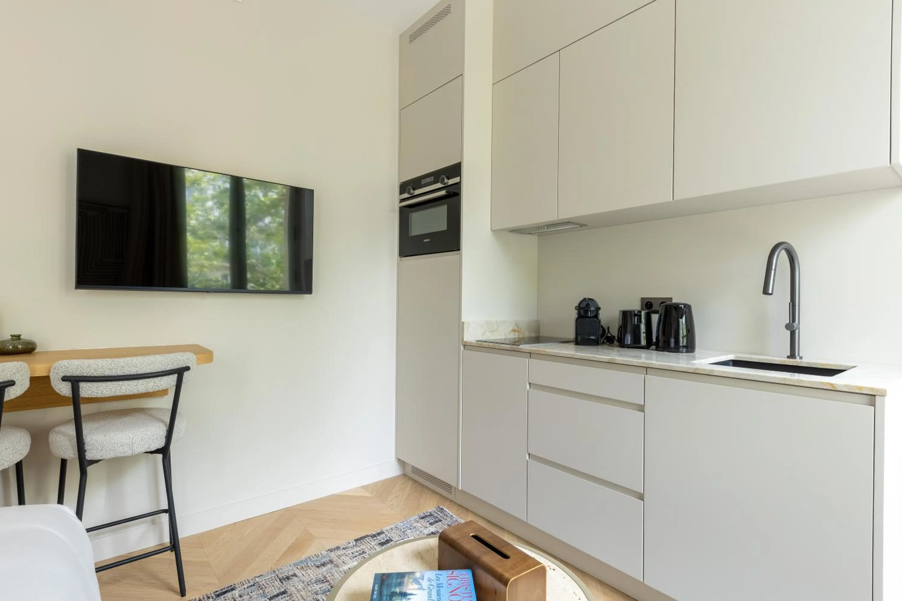 TV and multimedia in Quartier Libre Marais