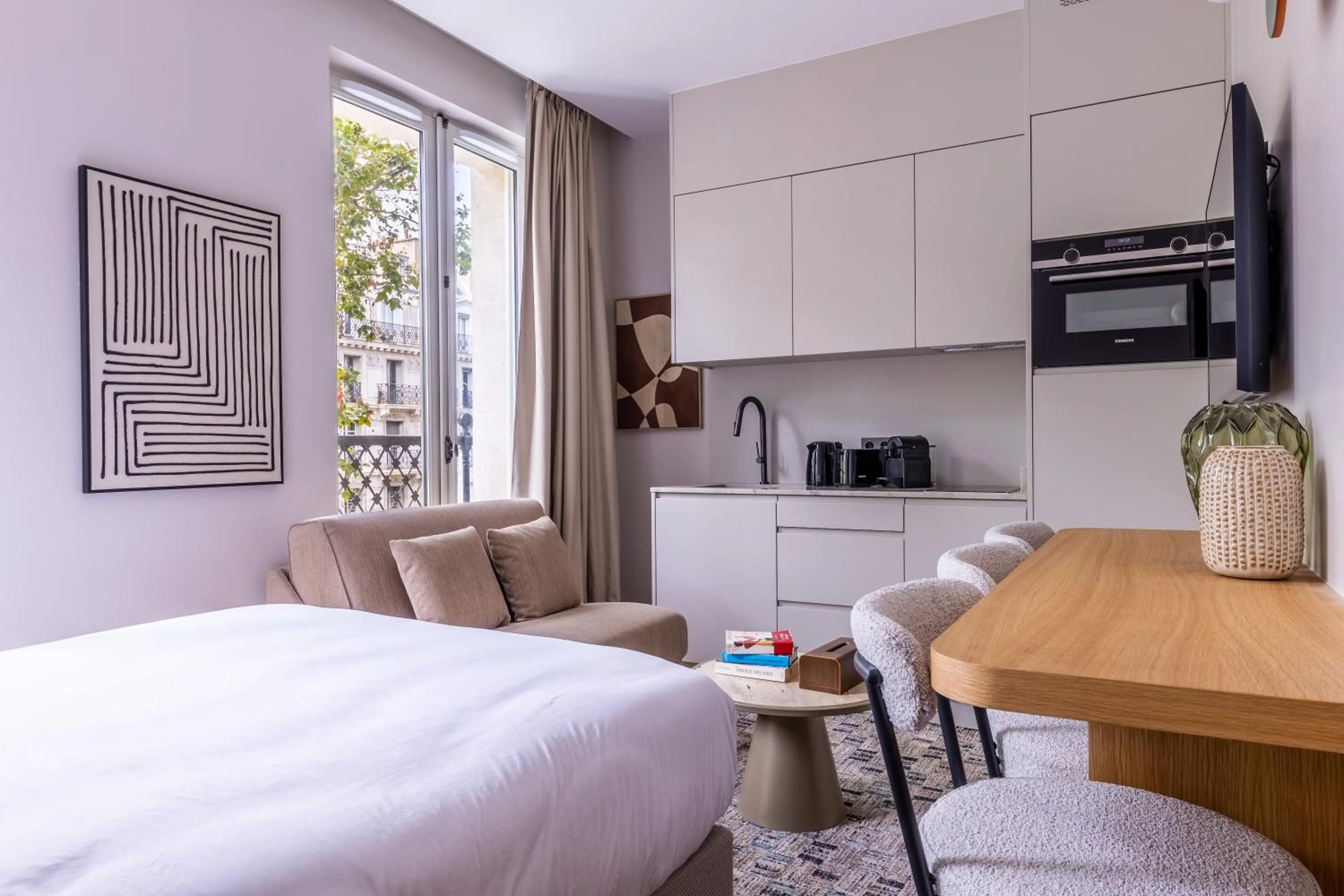 Bed in Quartier Libre Marais