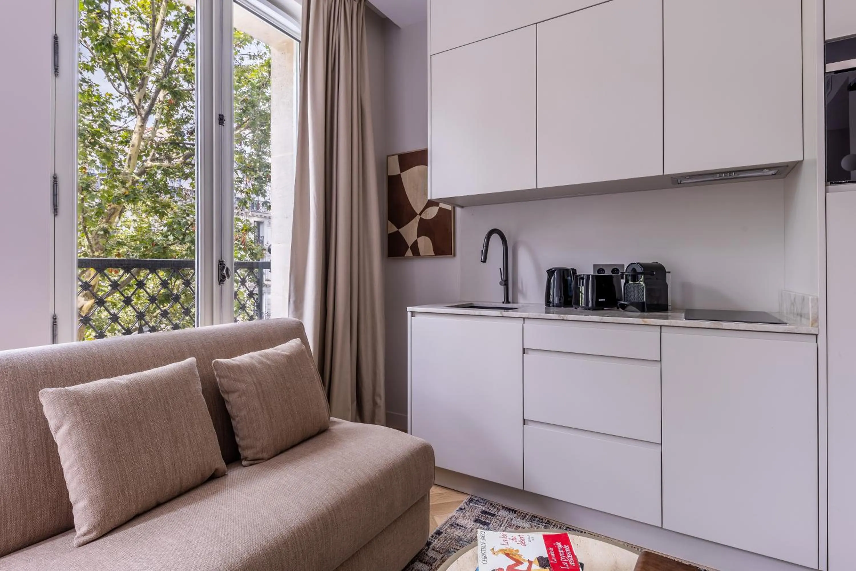 Coffee/tea facilities in Quartier Libre Marais