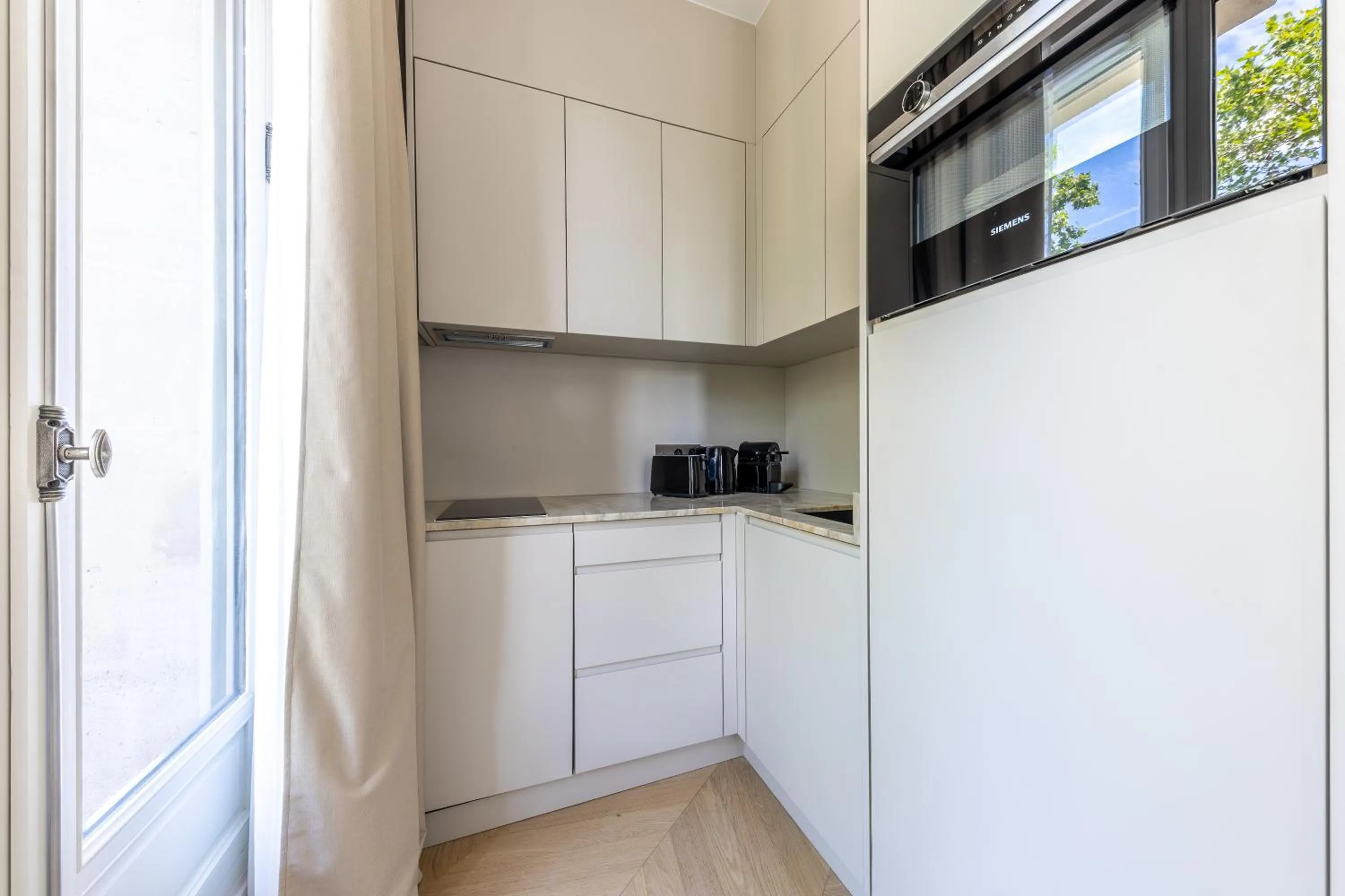 Coffee/tea facilities in Quartier Libre Marais