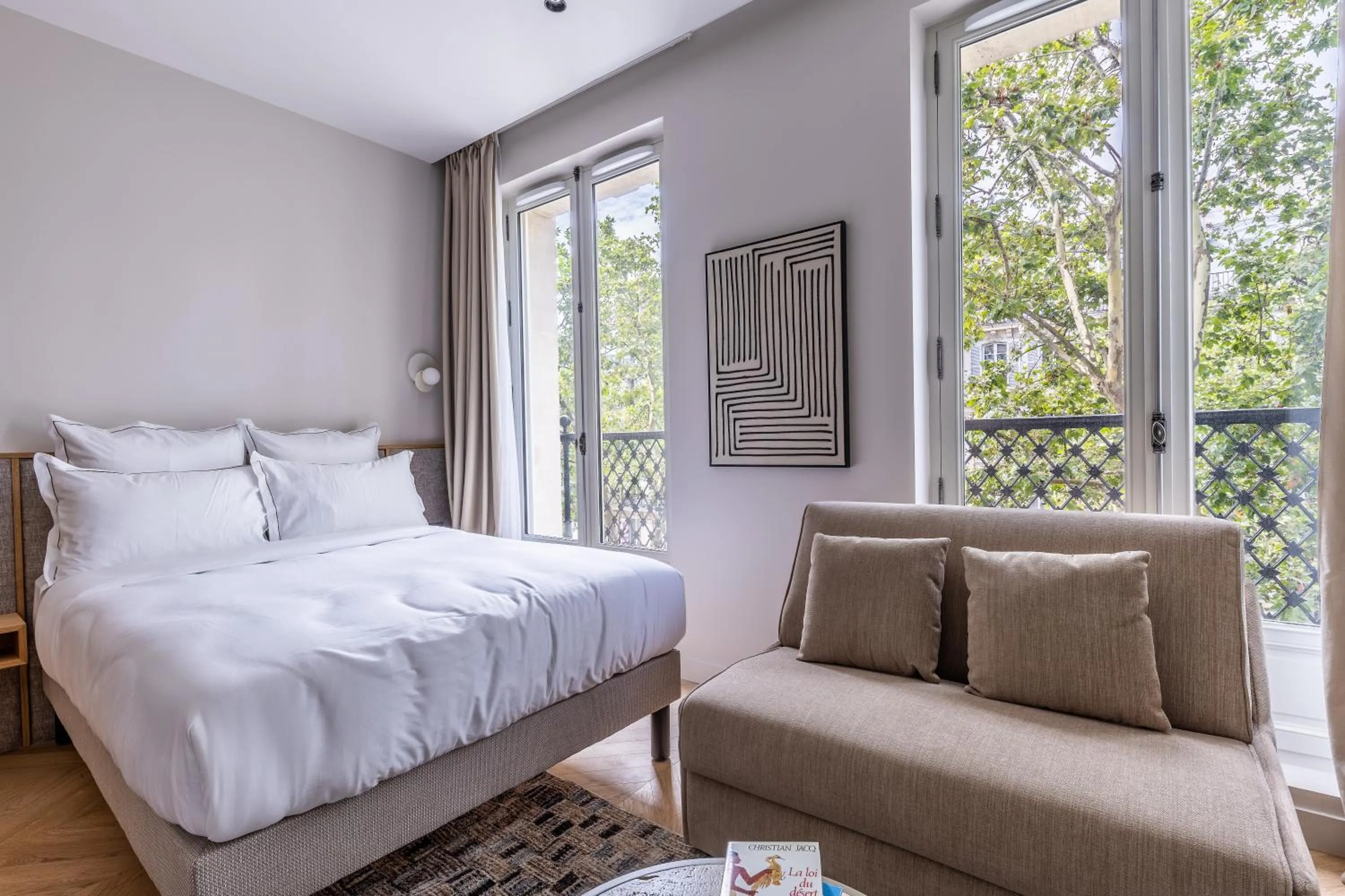 Bed in Quartier Libre Marais