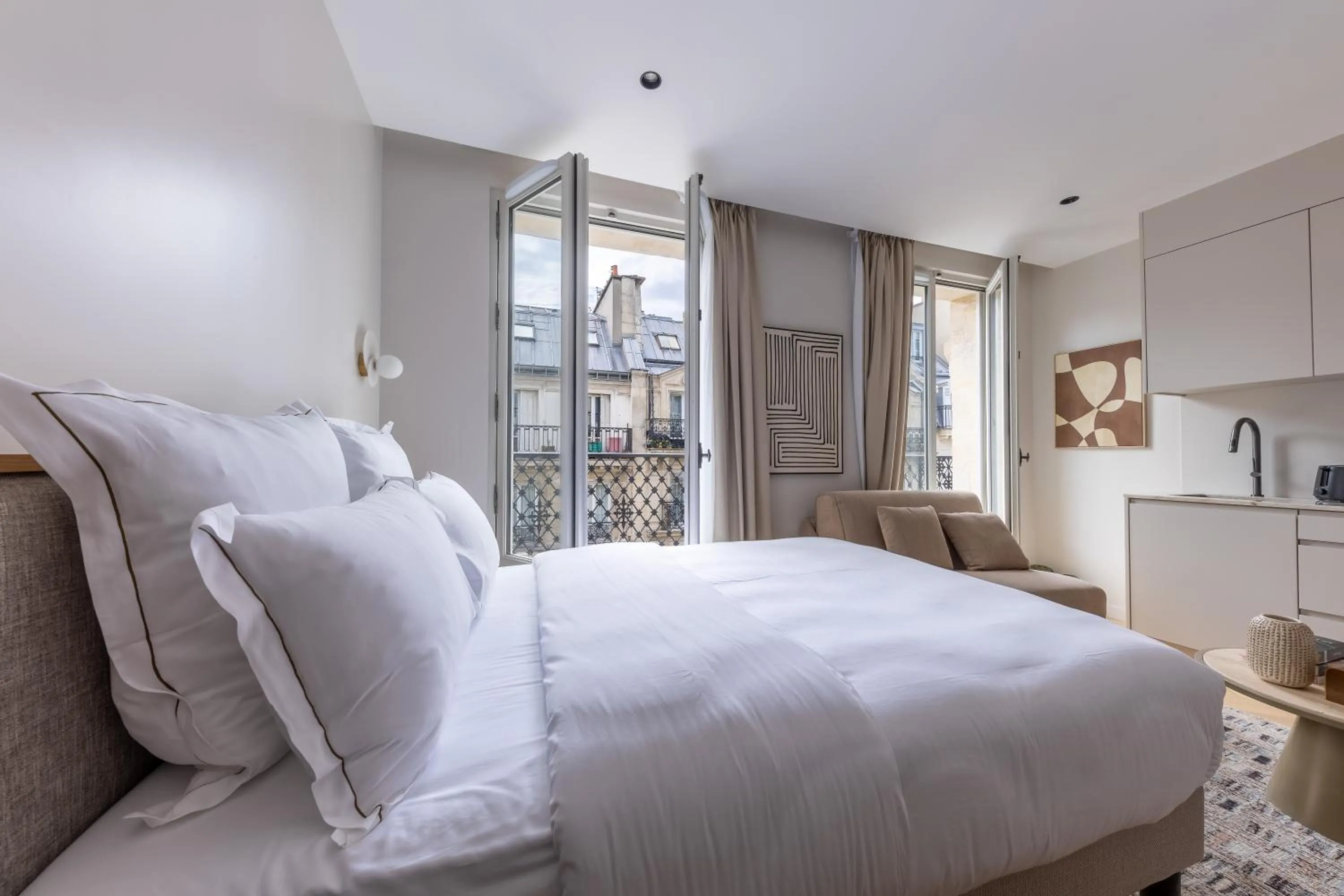 Bed in Quartier Libre Marais