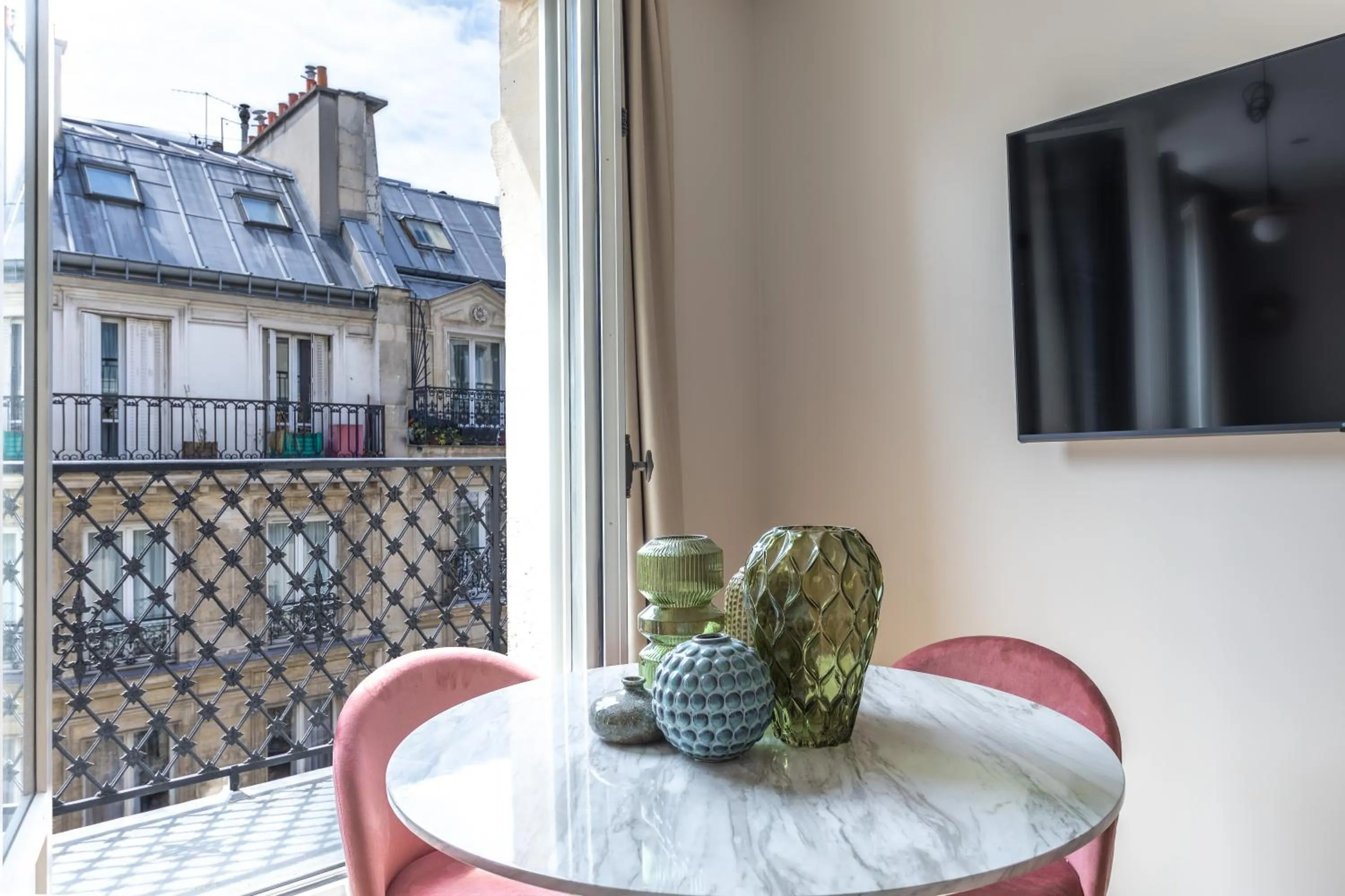 Day in Quartier Libre Marais