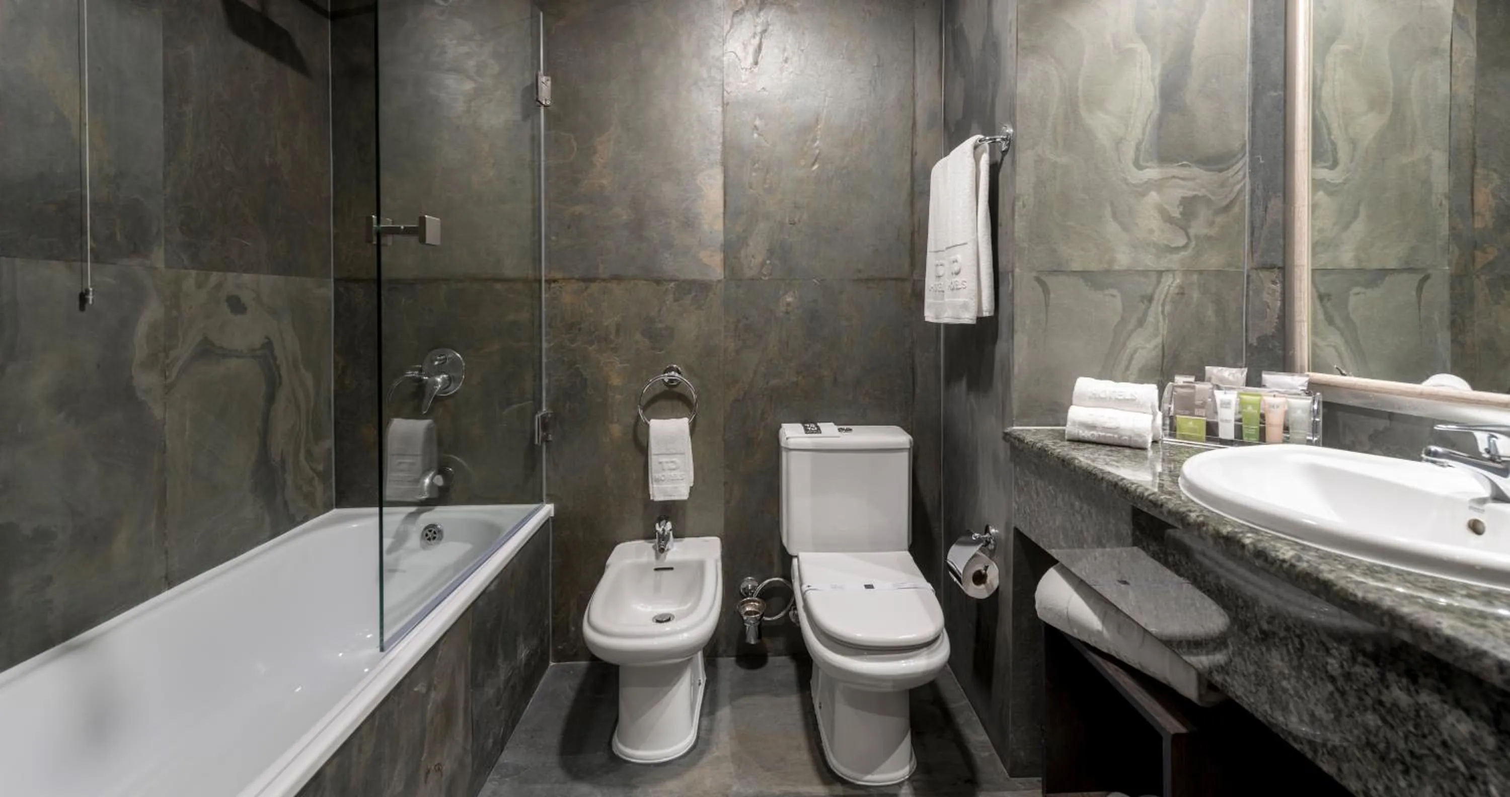 Bathroom in Hotel Avenida