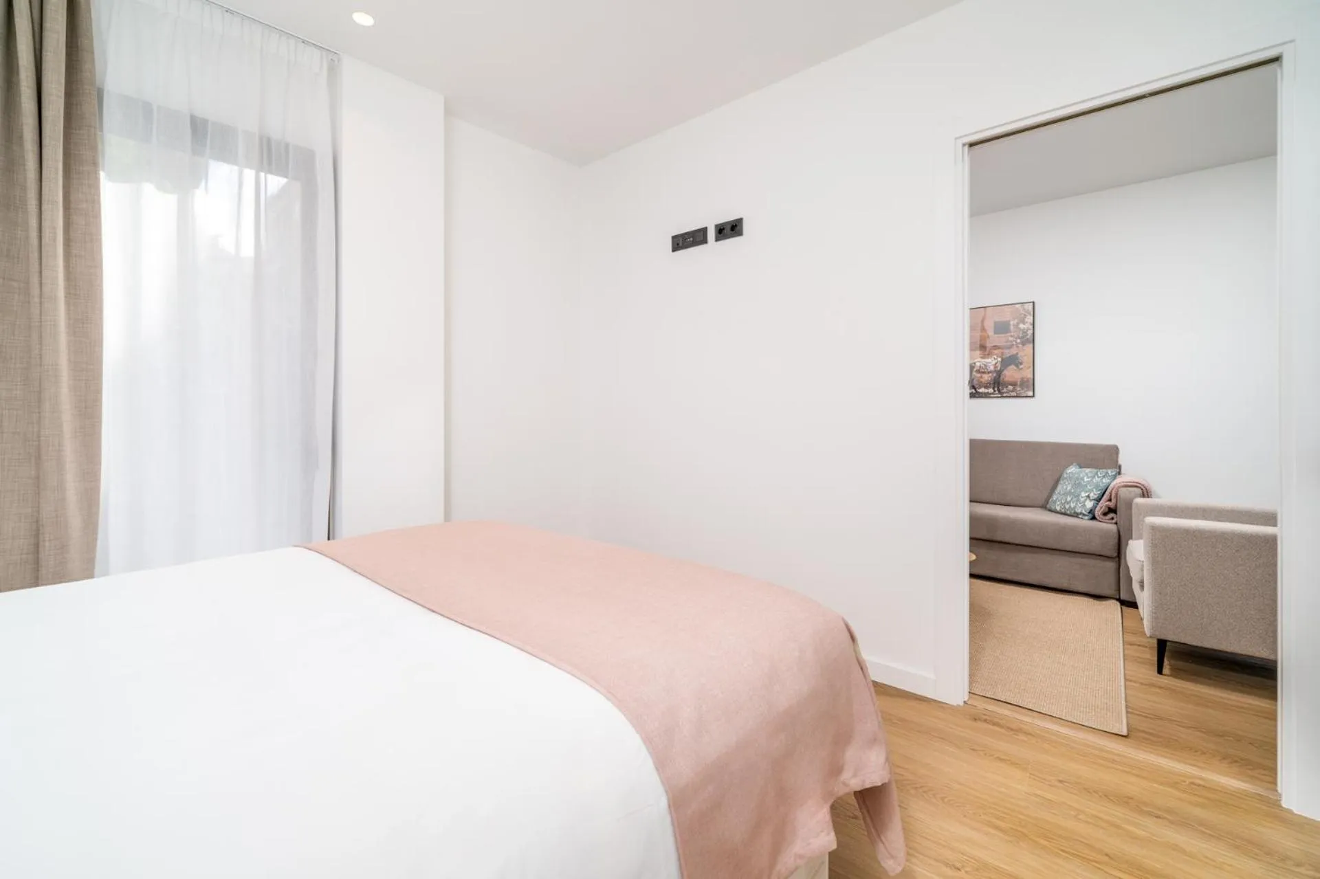 Bed in Limehome Barcelona Plaça Pirineus