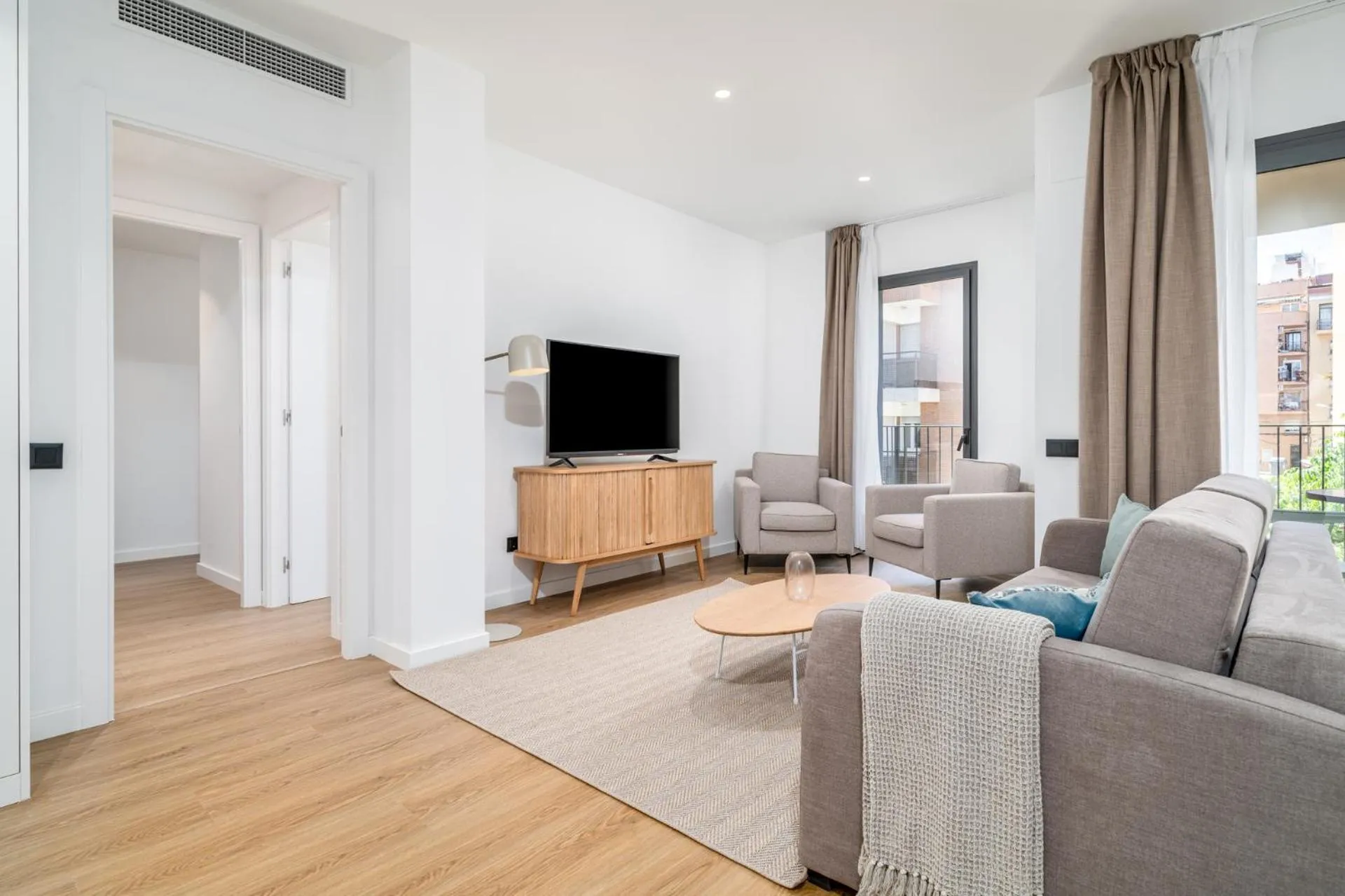 TV and multimedia in Limehome Barcelona Plaça Pirineus