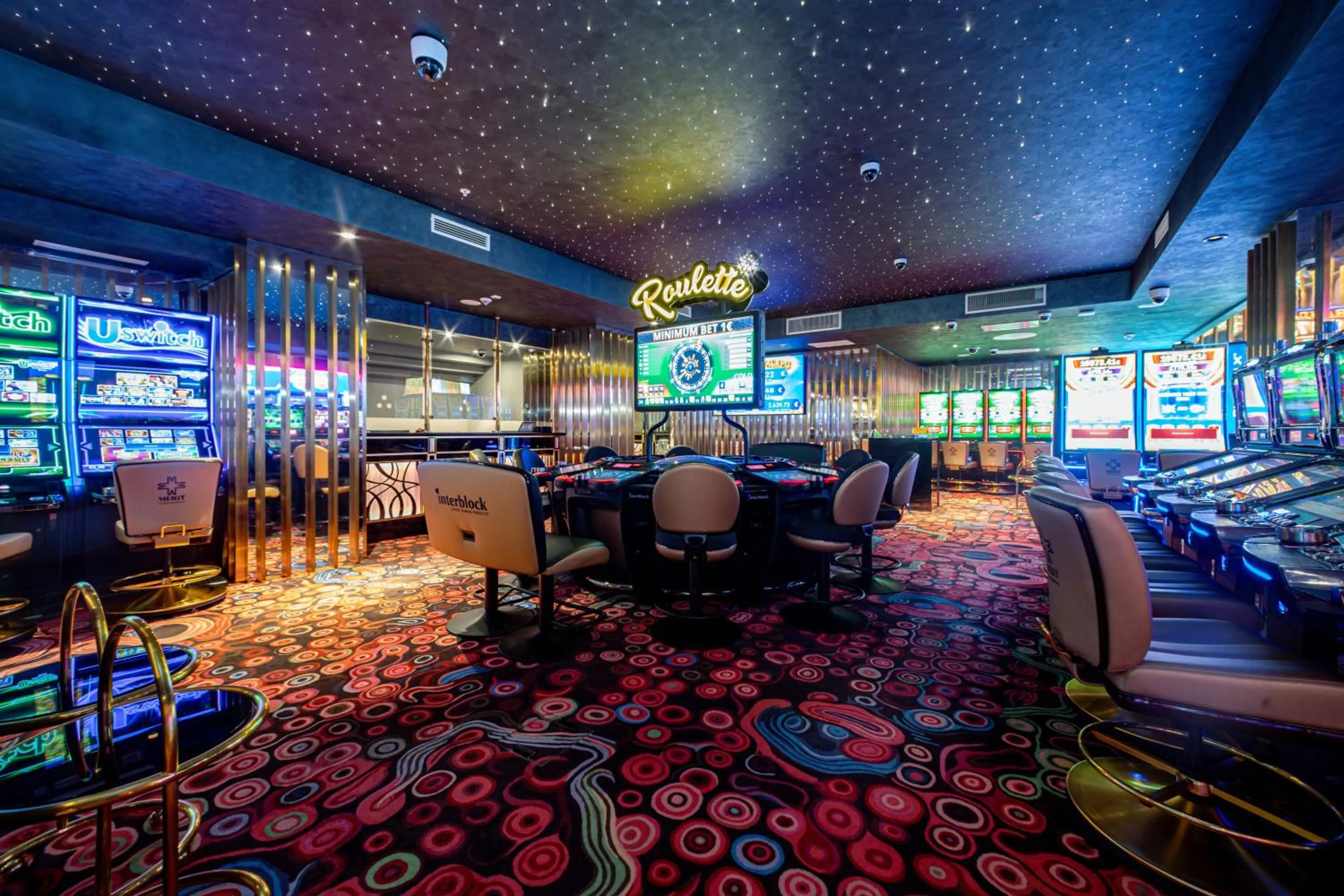 Casino in Merit Starlit Hotel & Residences