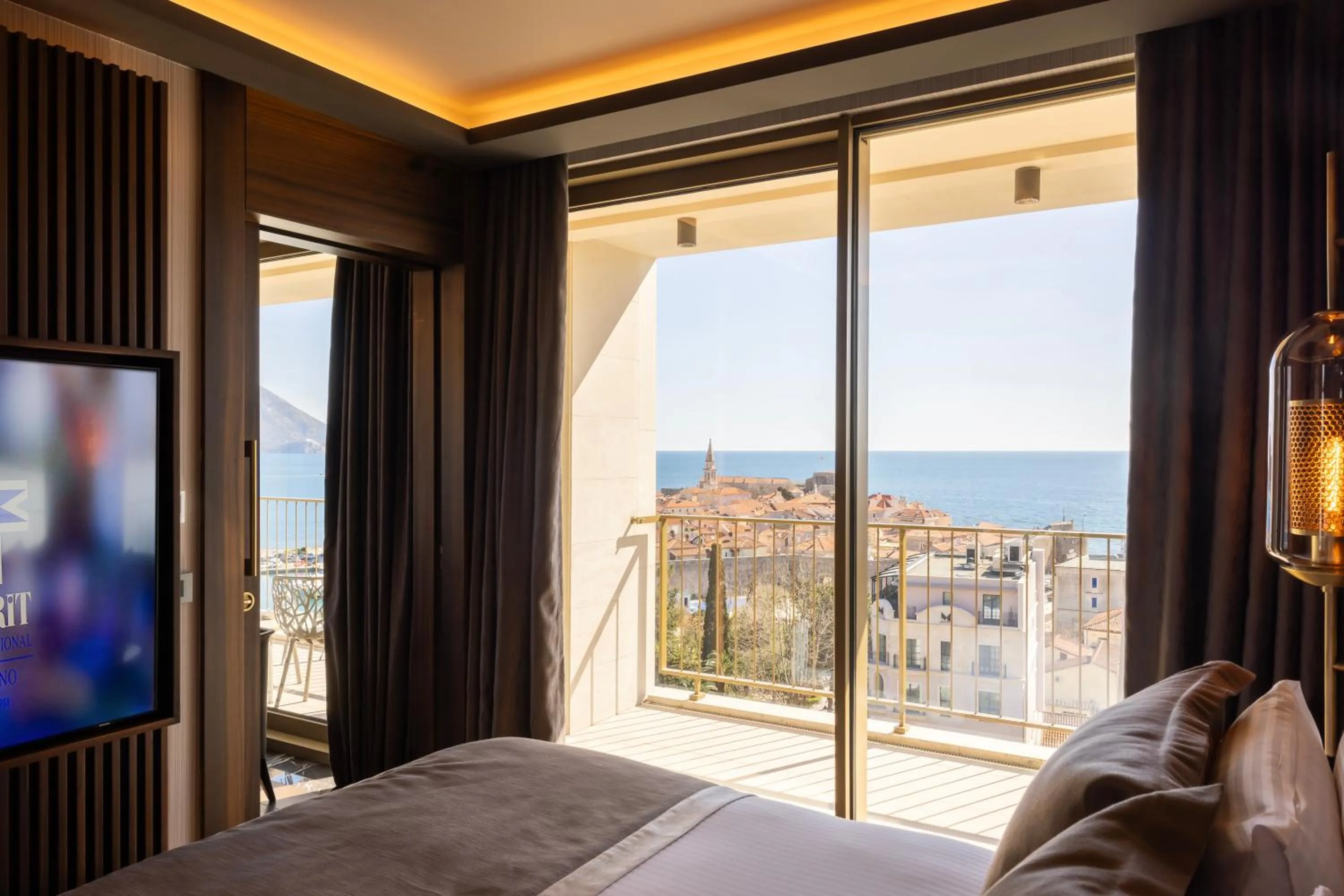 Sea view, Bed in Merit Starlit Hotel & Residences