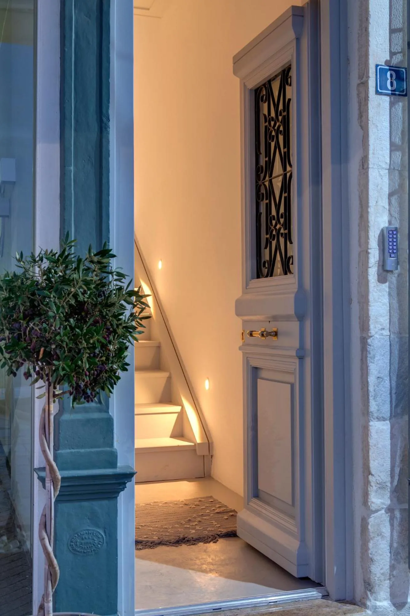 Facade/entrance in Skylight