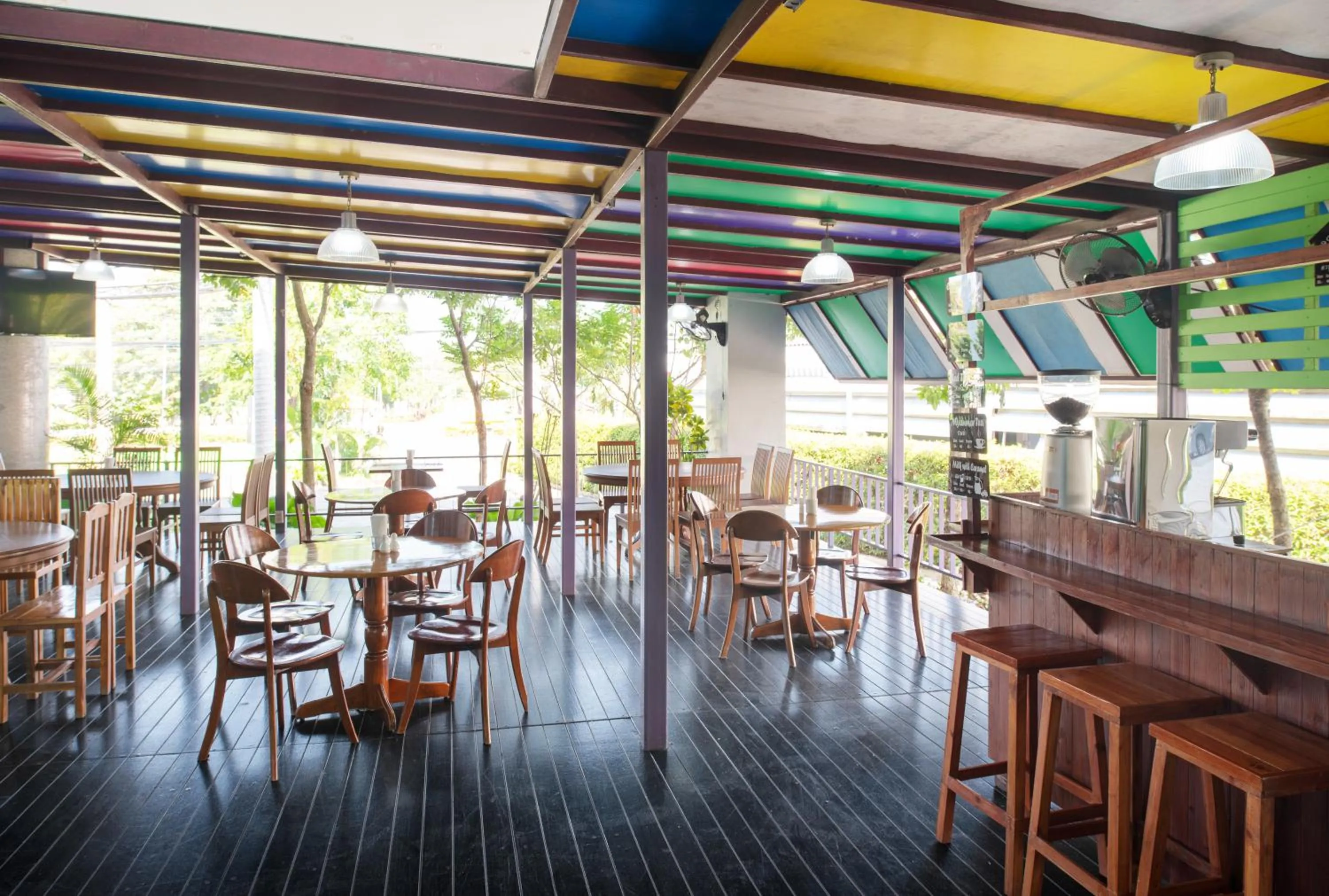 Restaurant/places to eat in Eco Inn Prime Mae Sot