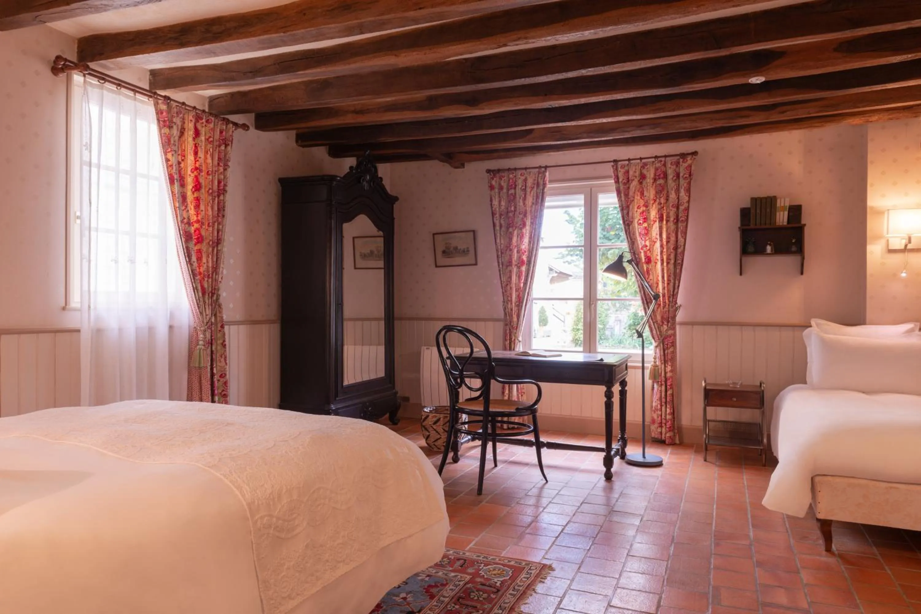 Bedroom, Bed in Le Domaine de Mestré, The Originals Relais