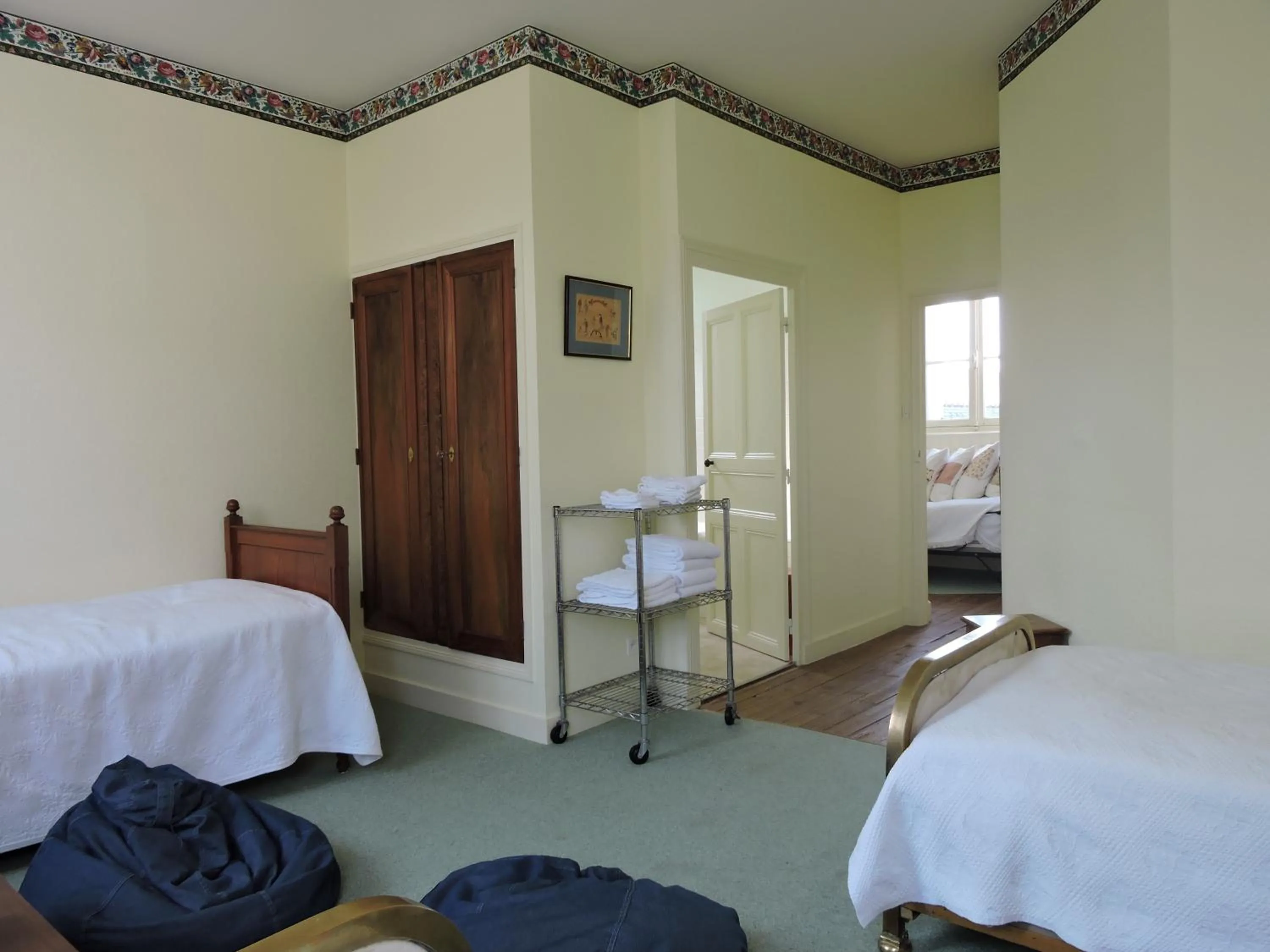 Bed in Le Domaine de Mestré, The Originals Relais