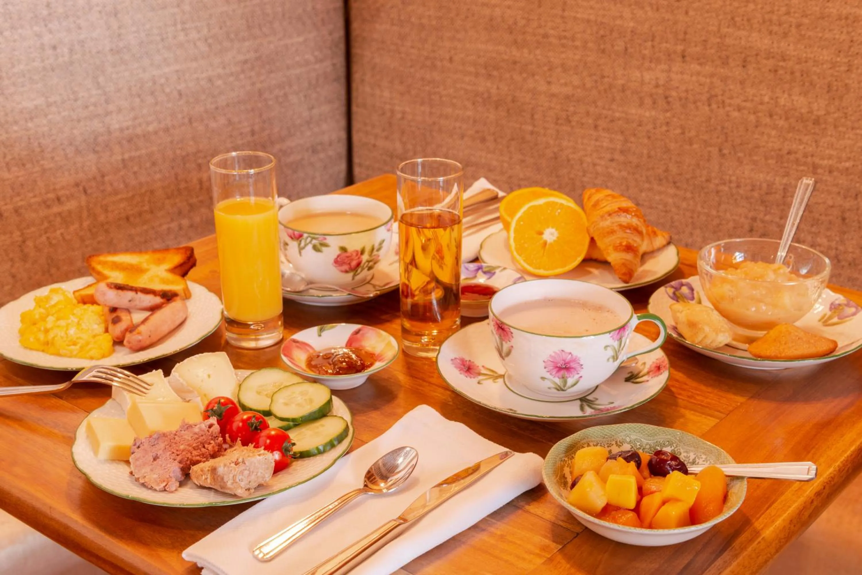 Buffet breakfast in Le Domaine de Mestré, The Originals Relais