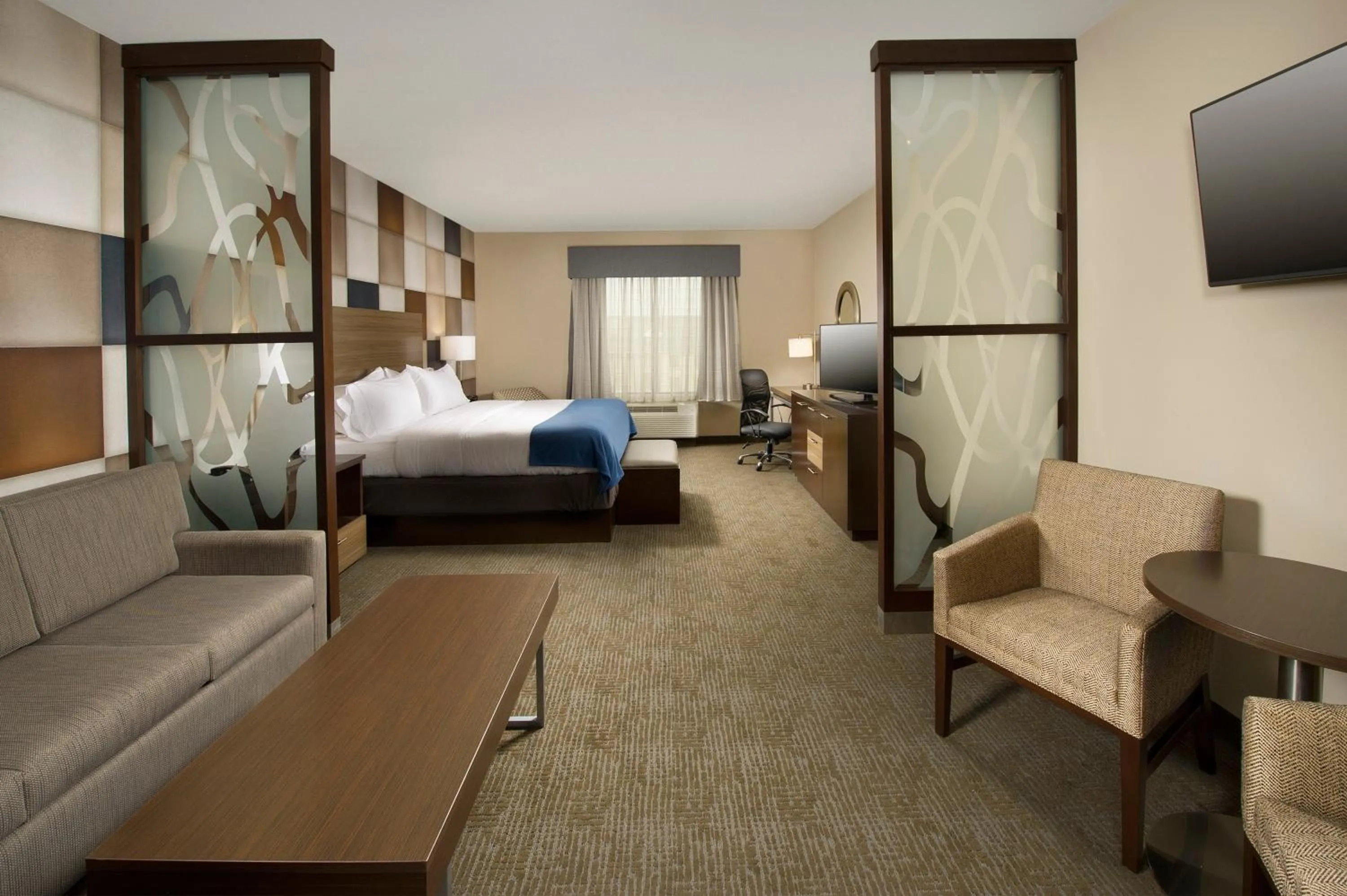 Bedroom, Bed in Holiday Inn Express Hotel & Suites Waco South by IHG