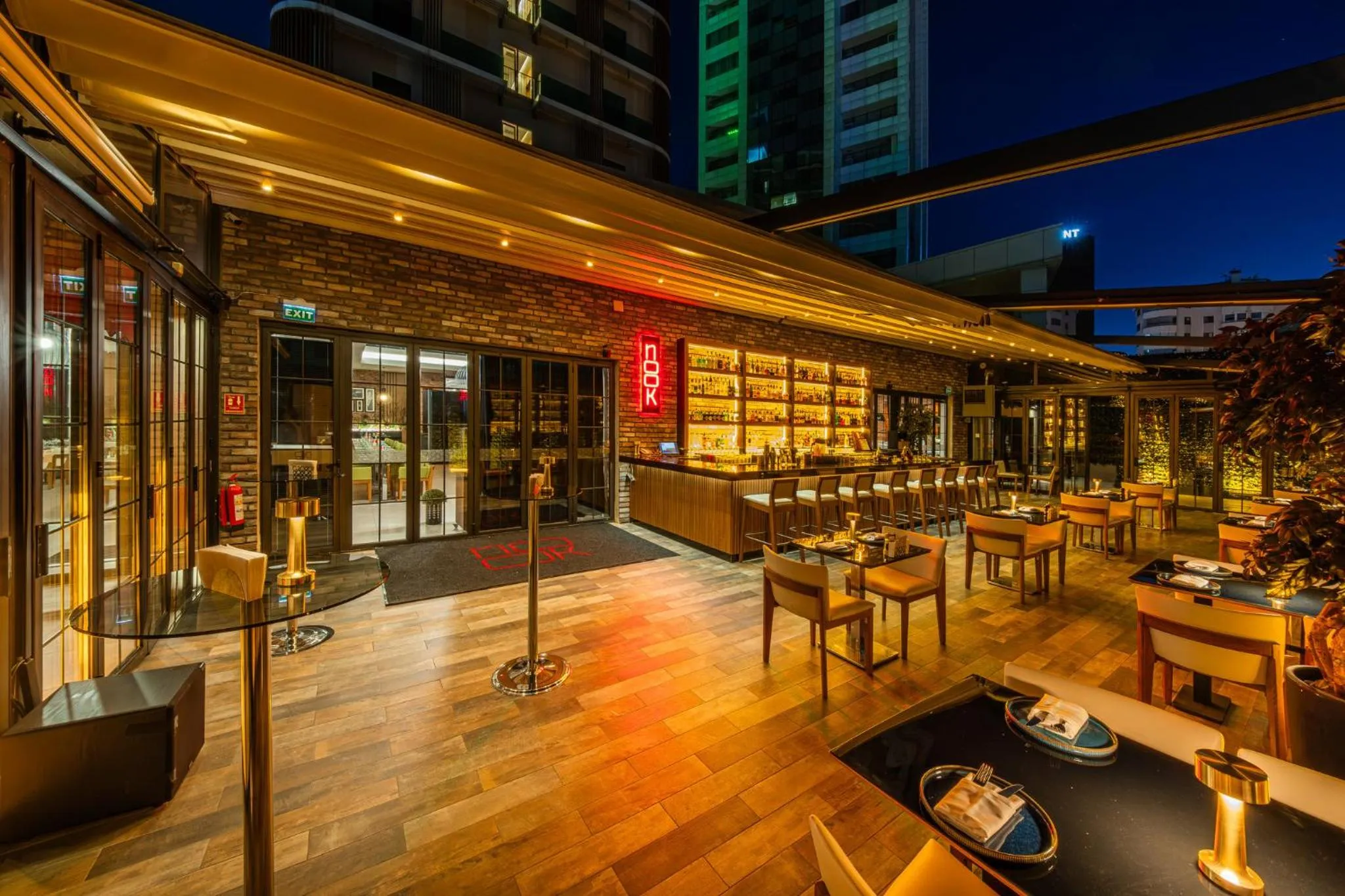 Lounge or bar in Holiday Inn Ankara - Cukurambar by IHG