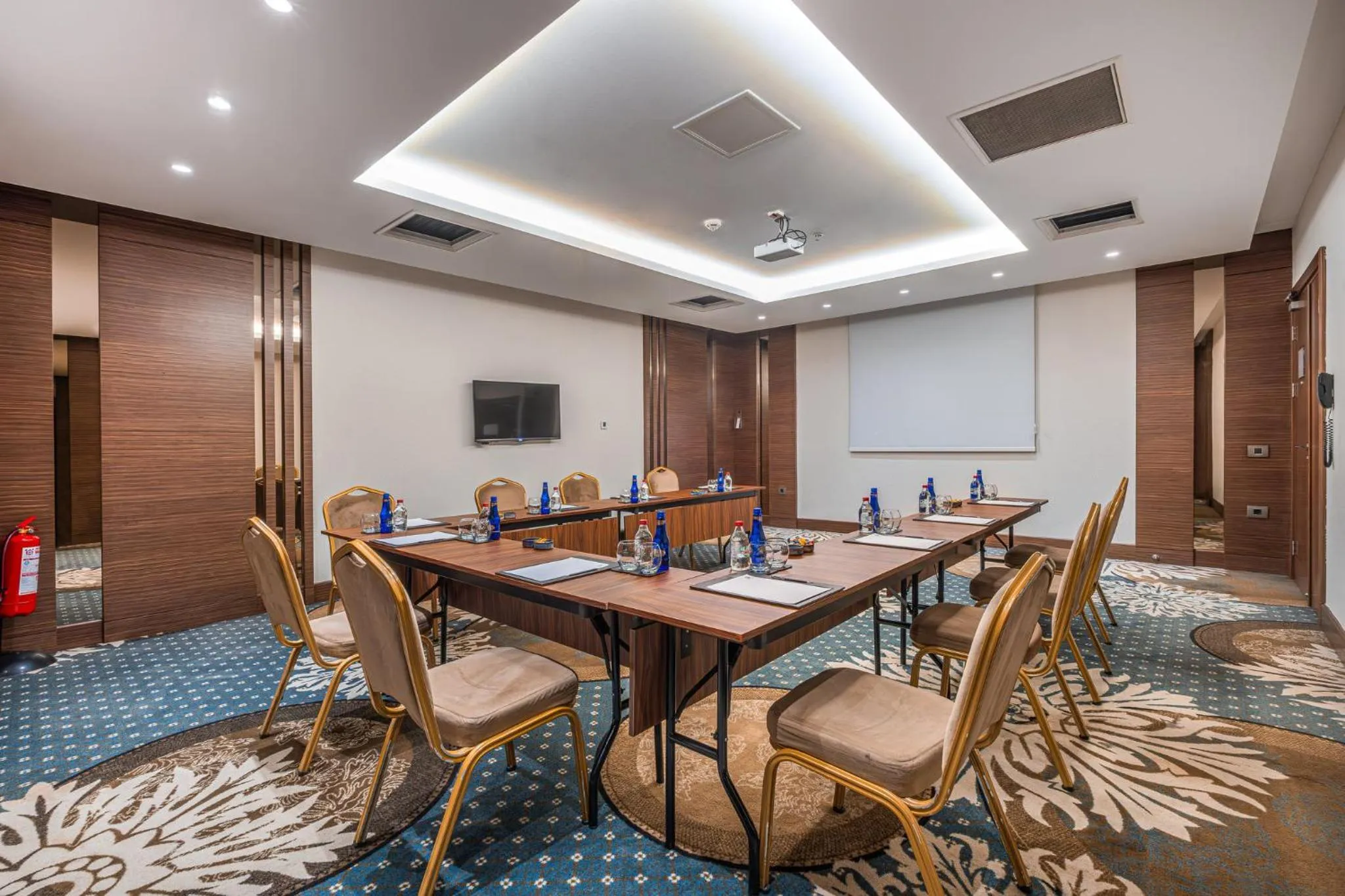 Meeting/conference room in Holiday Inn Ankara - Cukurambar by IHG