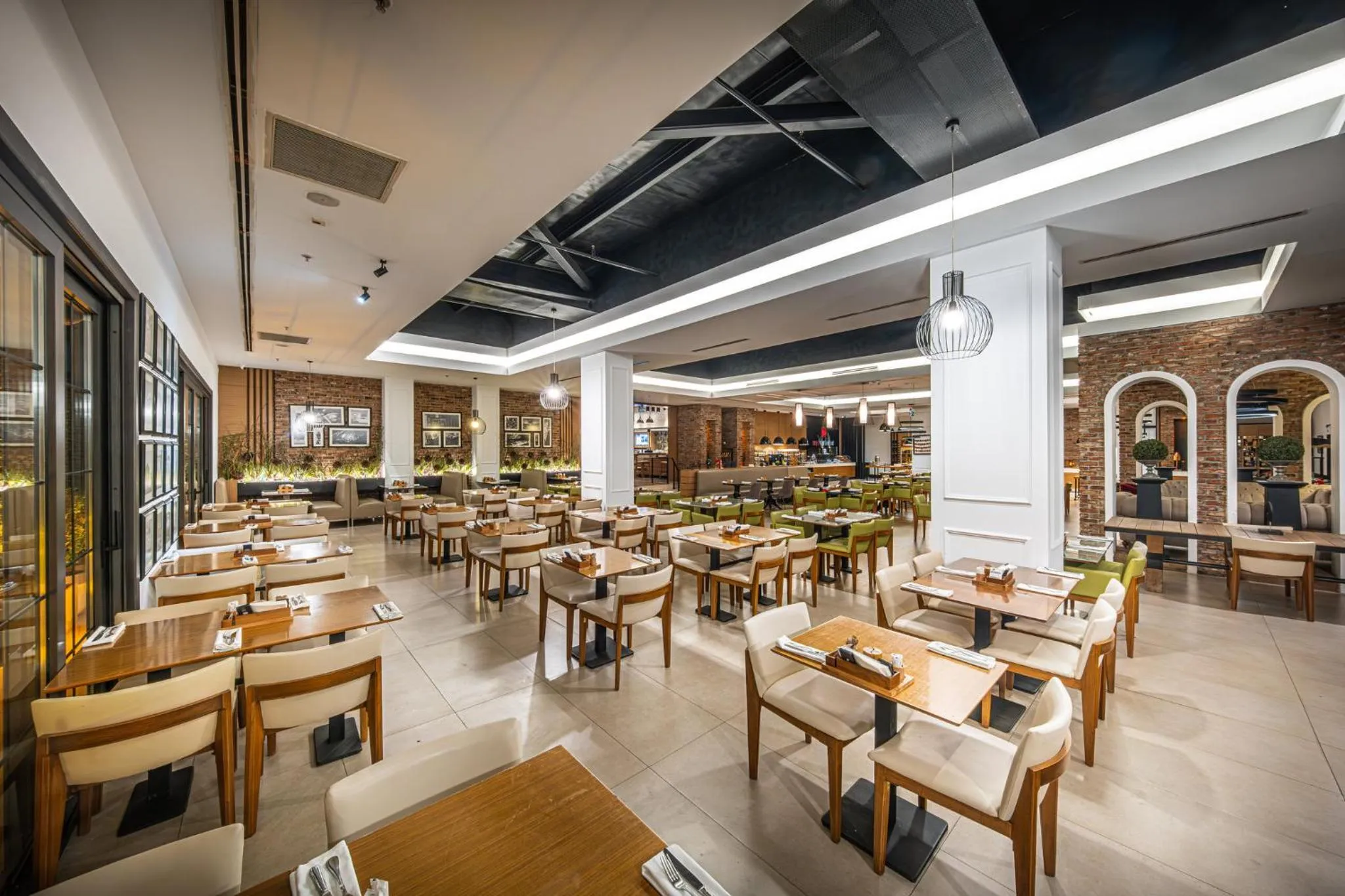 Restaurant/places to eat in Holiday Inn Ankara - Cukurambar by IHG