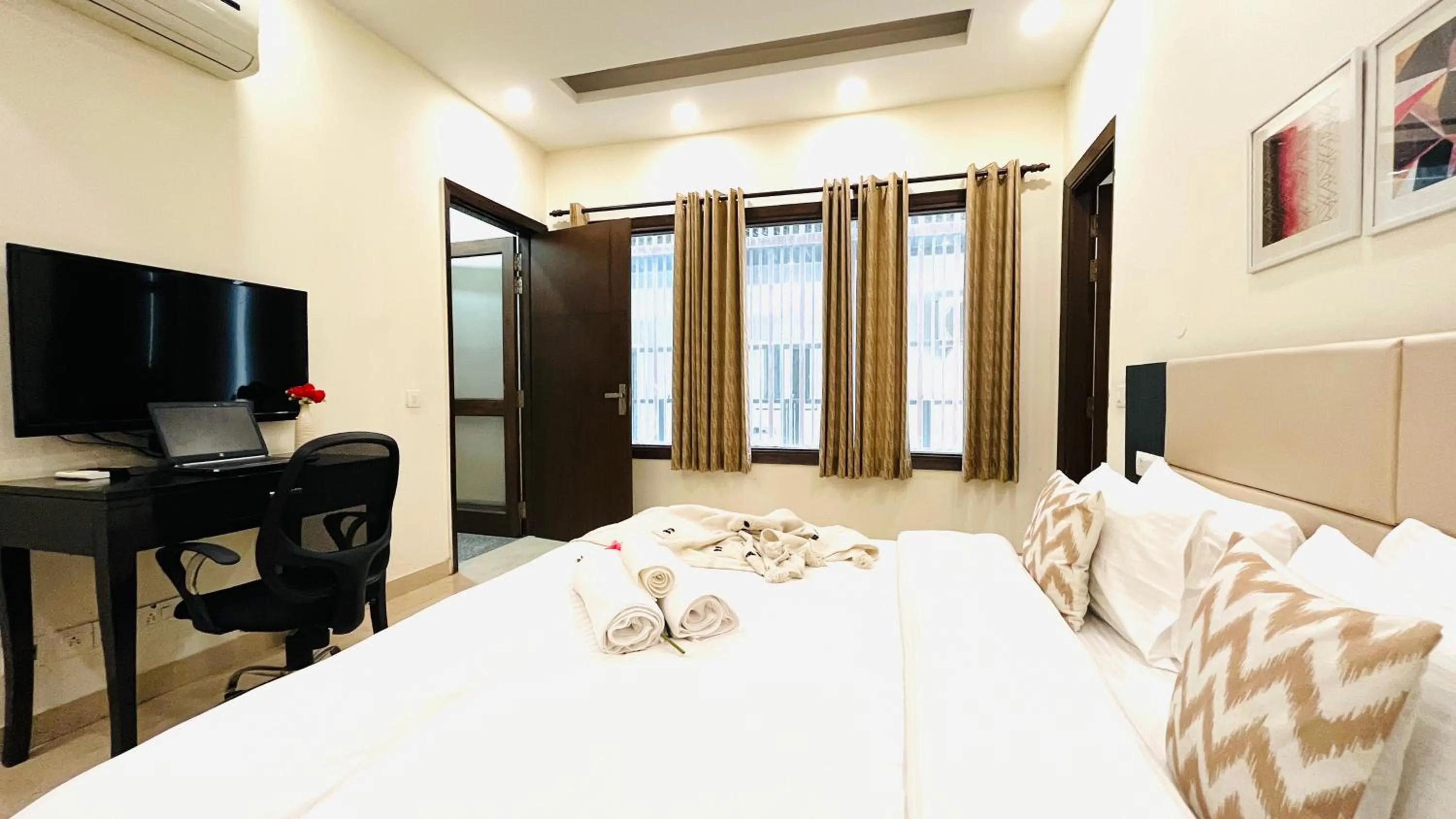 Bedroom, Bed in Olive Service Apartments - DLF Cyber City