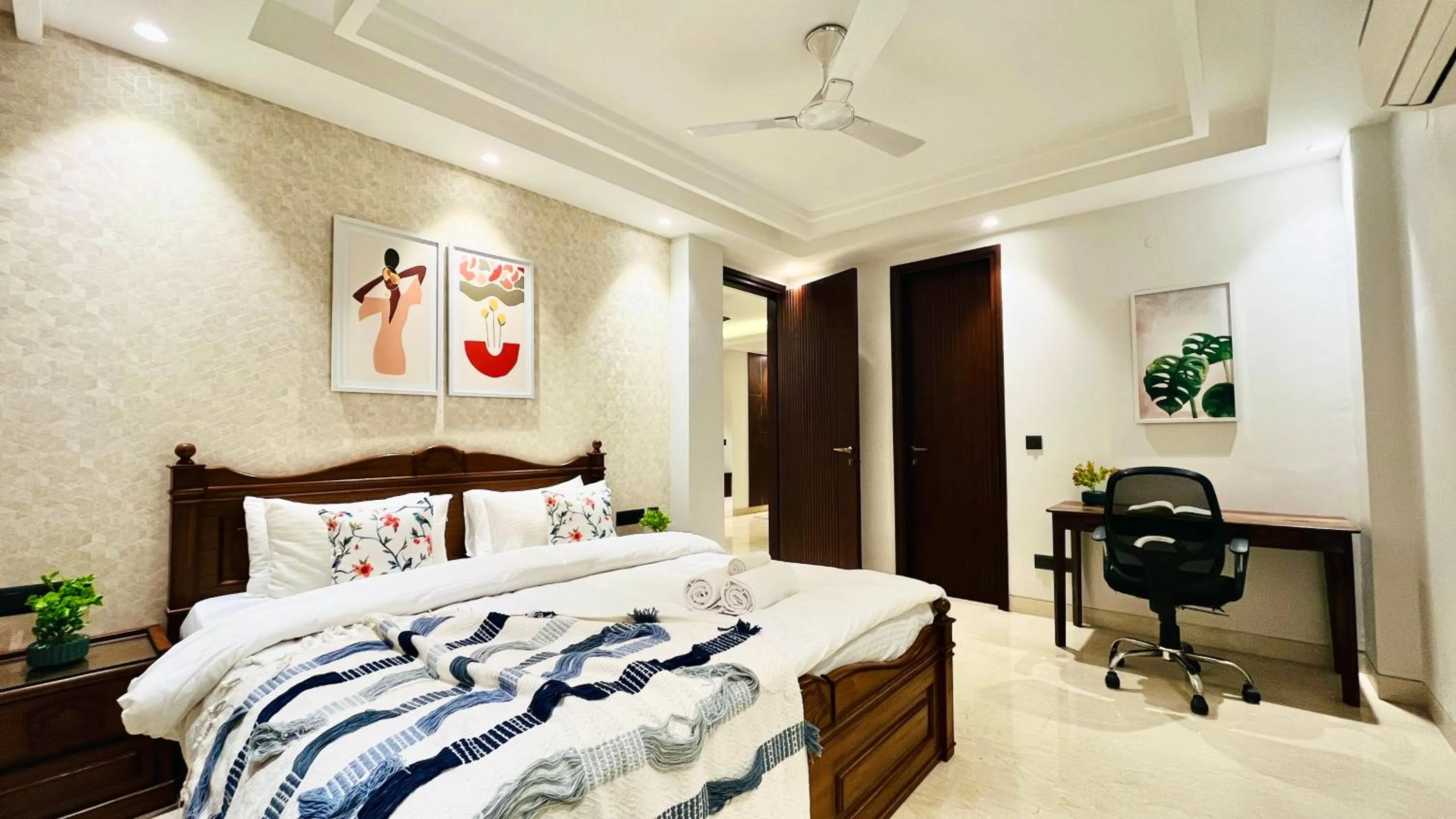 Bed in Olive Service Apartments - DLF Cyber City