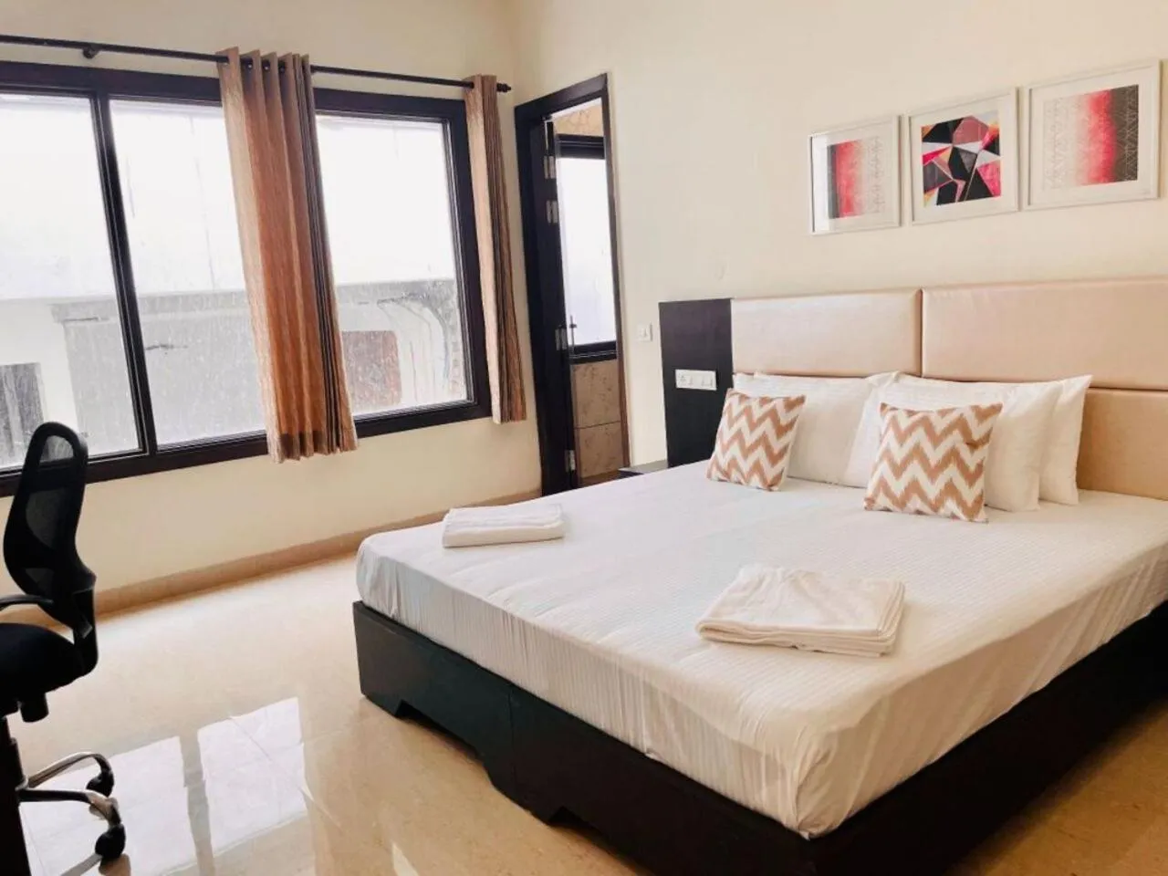 Bed in Olive Service Apartments - DLF Cyber City