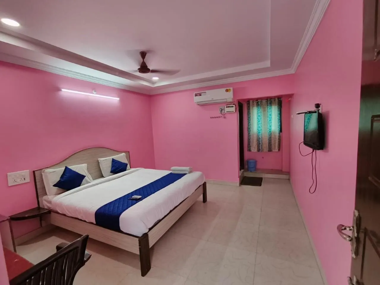 Bed in Sujan Residency's