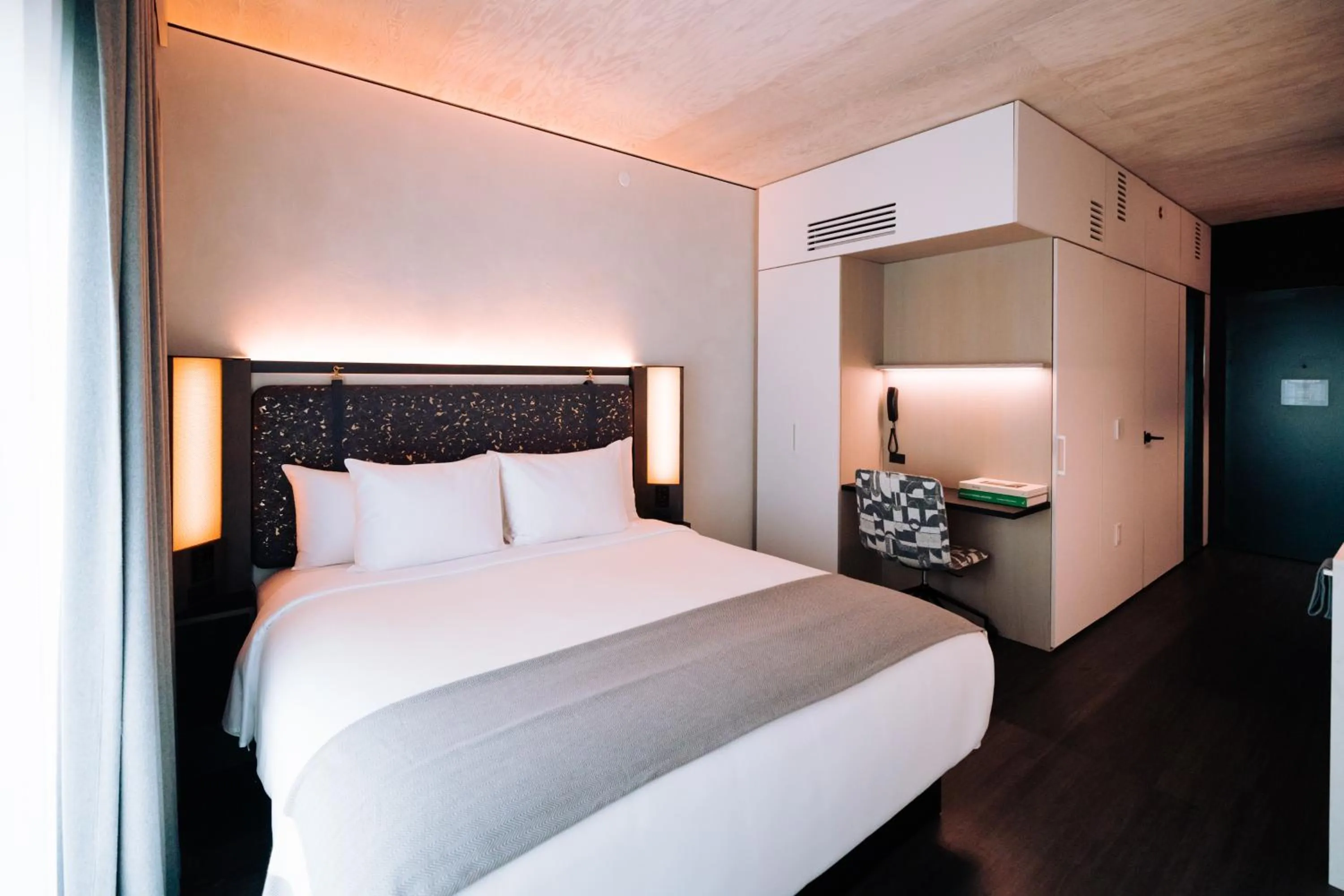 Bed in CASCADA Thermal Springs & Hotel