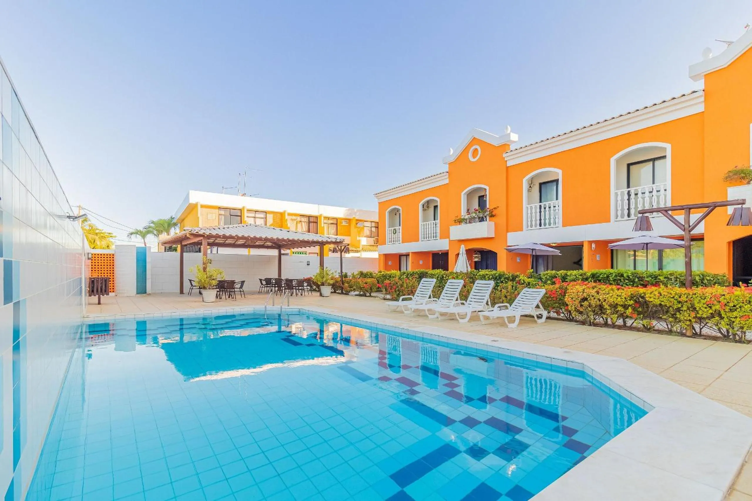 Swimming pool in GB39 Apto a 50m da Praia em Guarajuba, 2/4