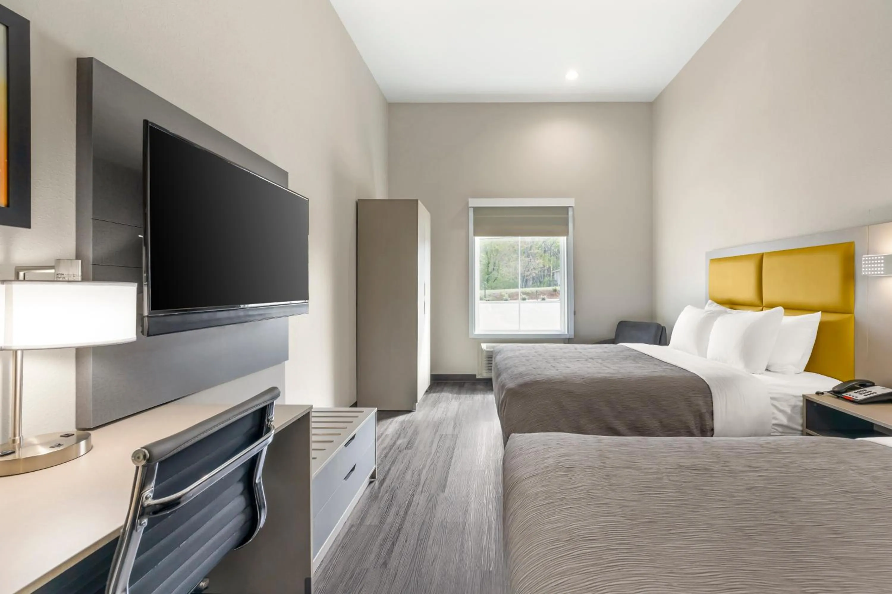 Photo of the whole room, Bed in Quality Inn & Suites Joelton - Nashville