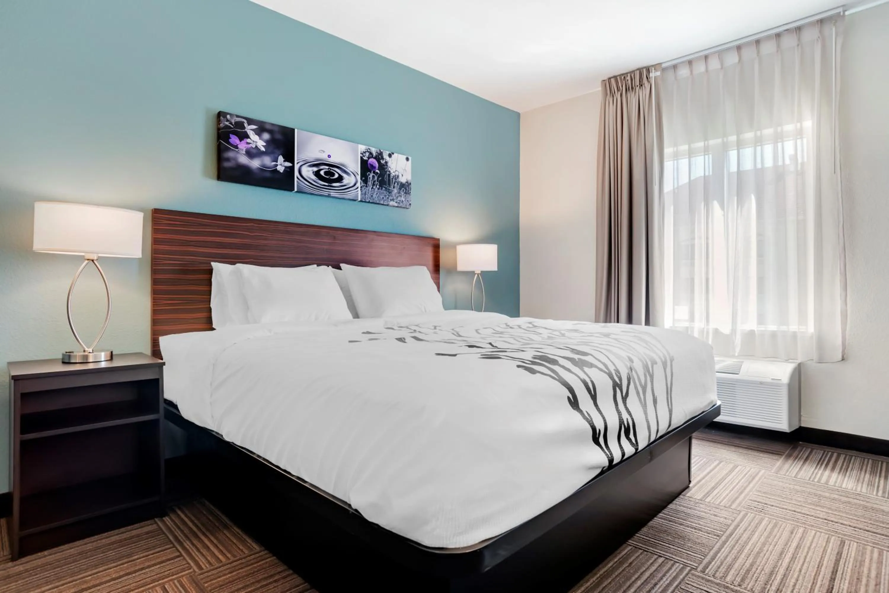 Bedroom, Bed in Sleep Inn & Suites Fort Walton Beach - Destin West