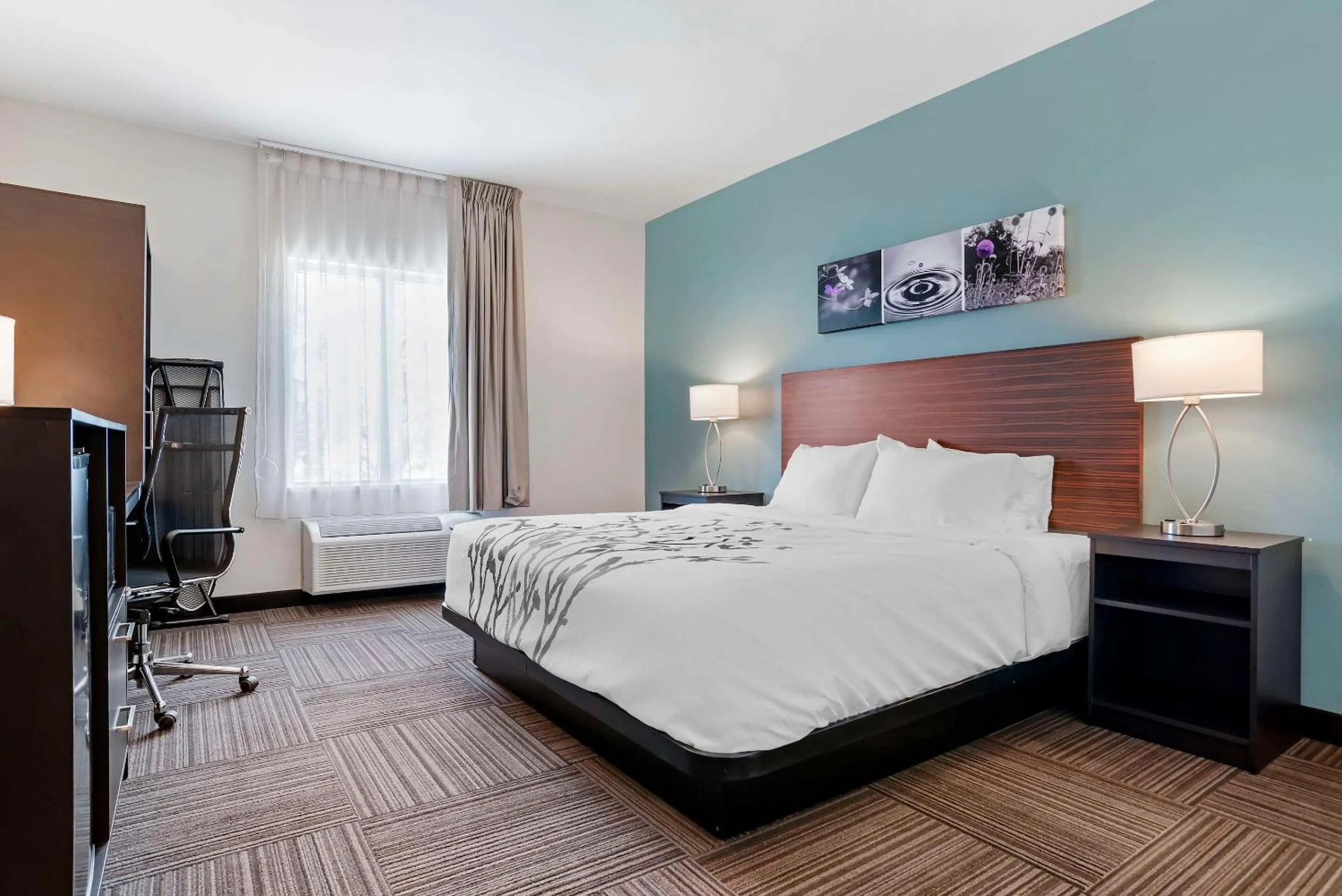 Bedroom, Bed in Sleep Inn & Suites Fort Walton Beach - Destin West