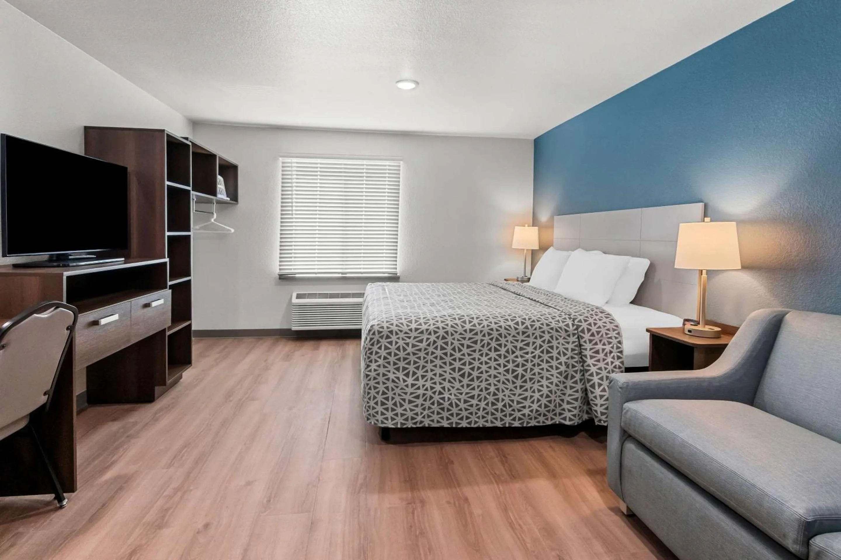 King Suite with Sofa bed - Disability Access/Non Smoking in WoodSpring Suites Waco South