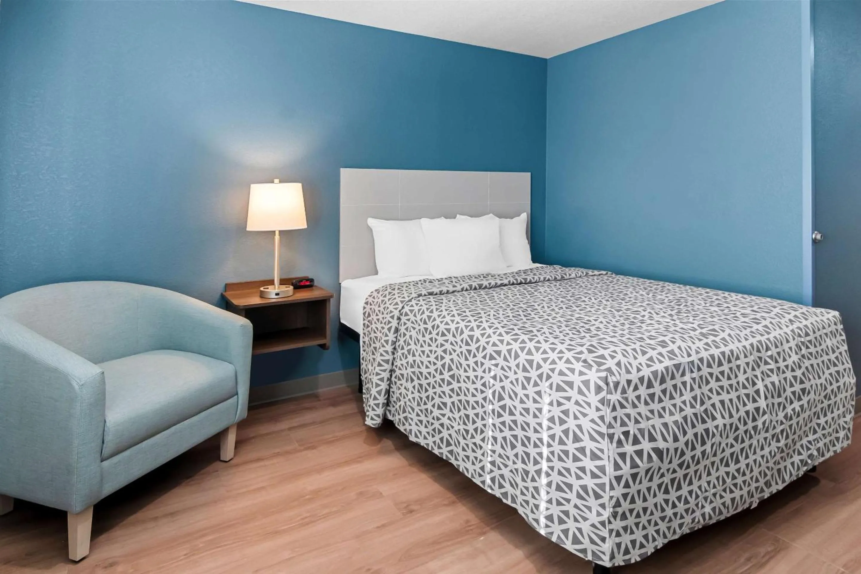 Queen Suite - Disability Access/Non Smoking in WoodSpring Suites Waco South
