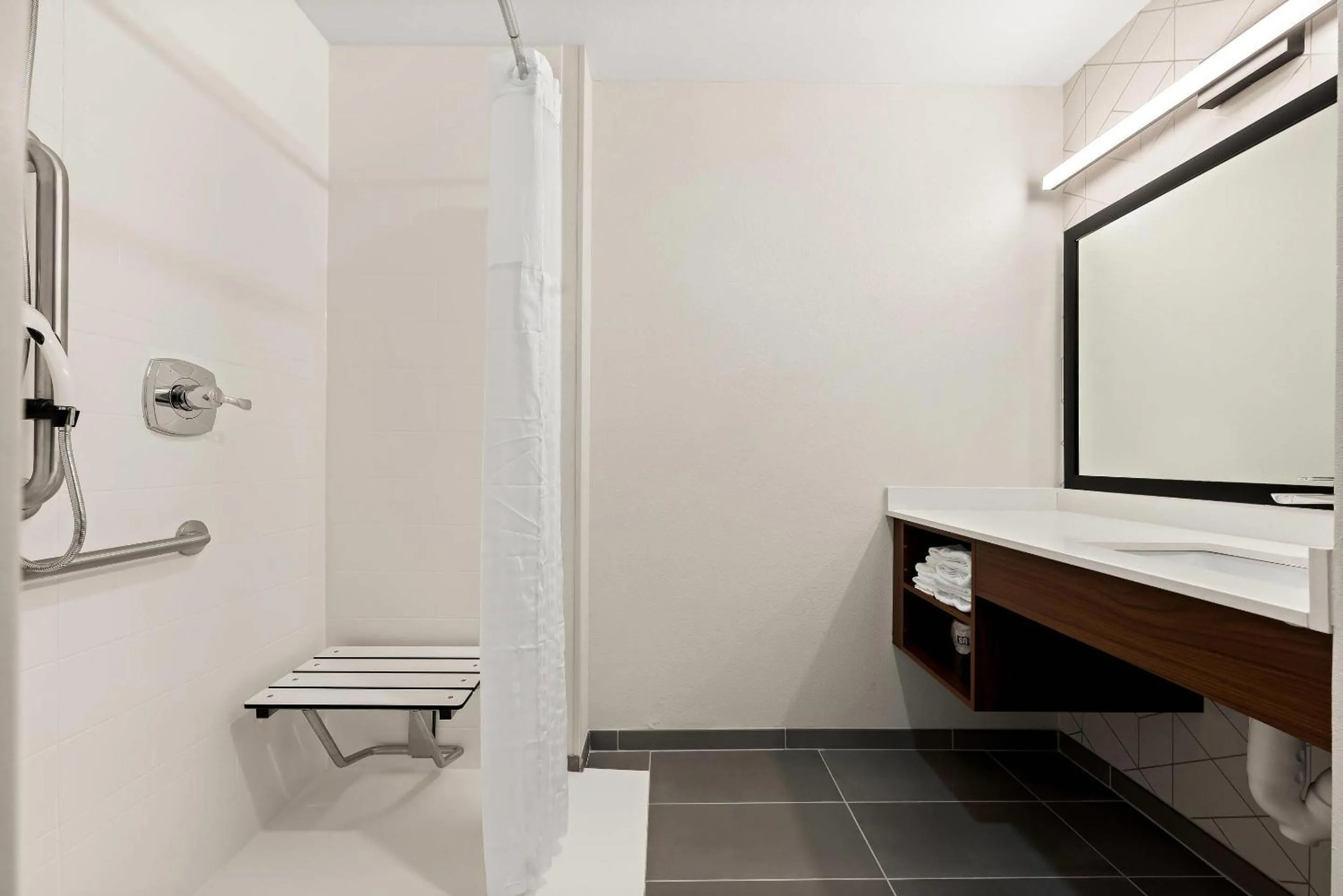 Bedroom in Everhome Suites Huntsville - Research Park