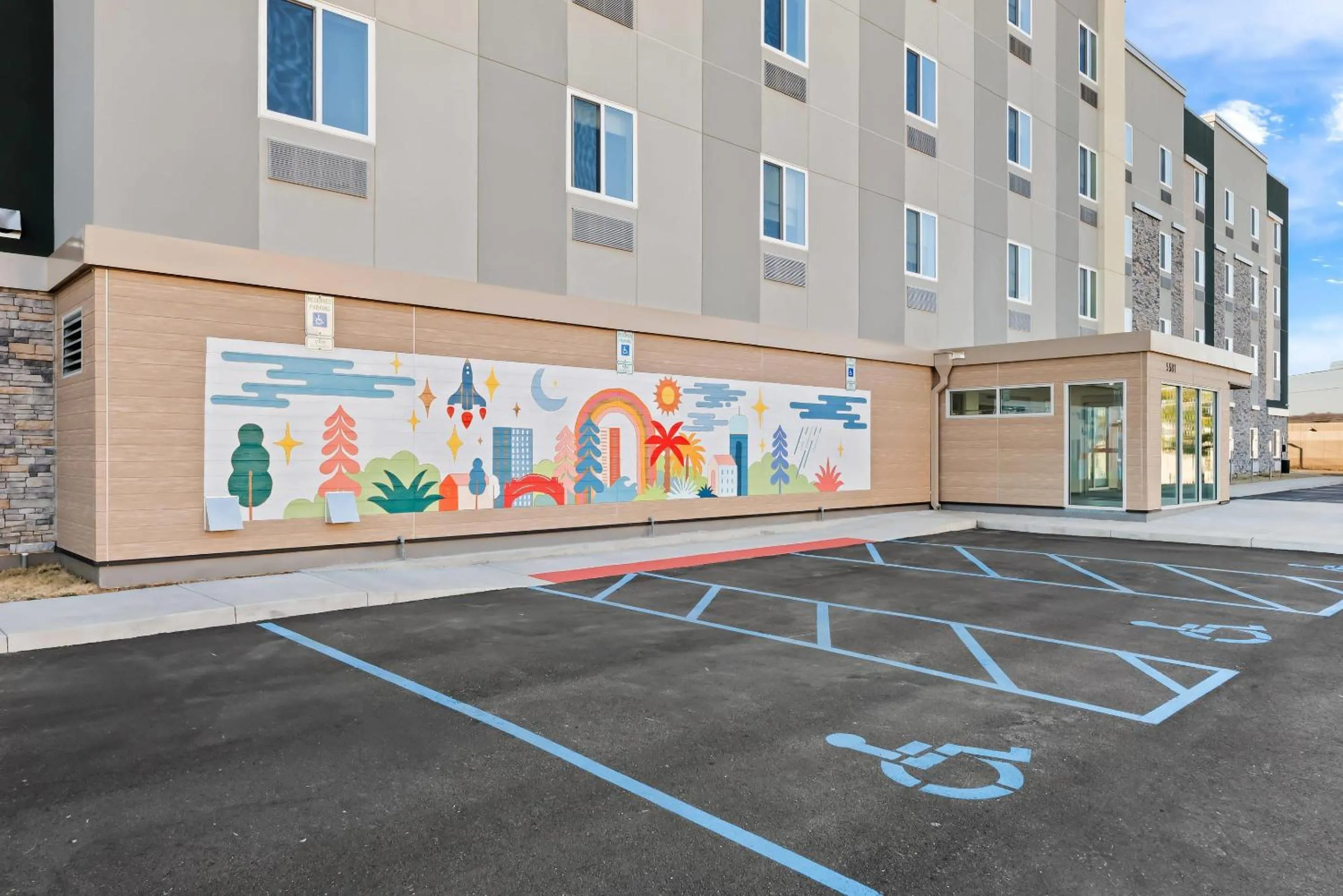 Property building in Everhome Suites Huntsville - Research Park