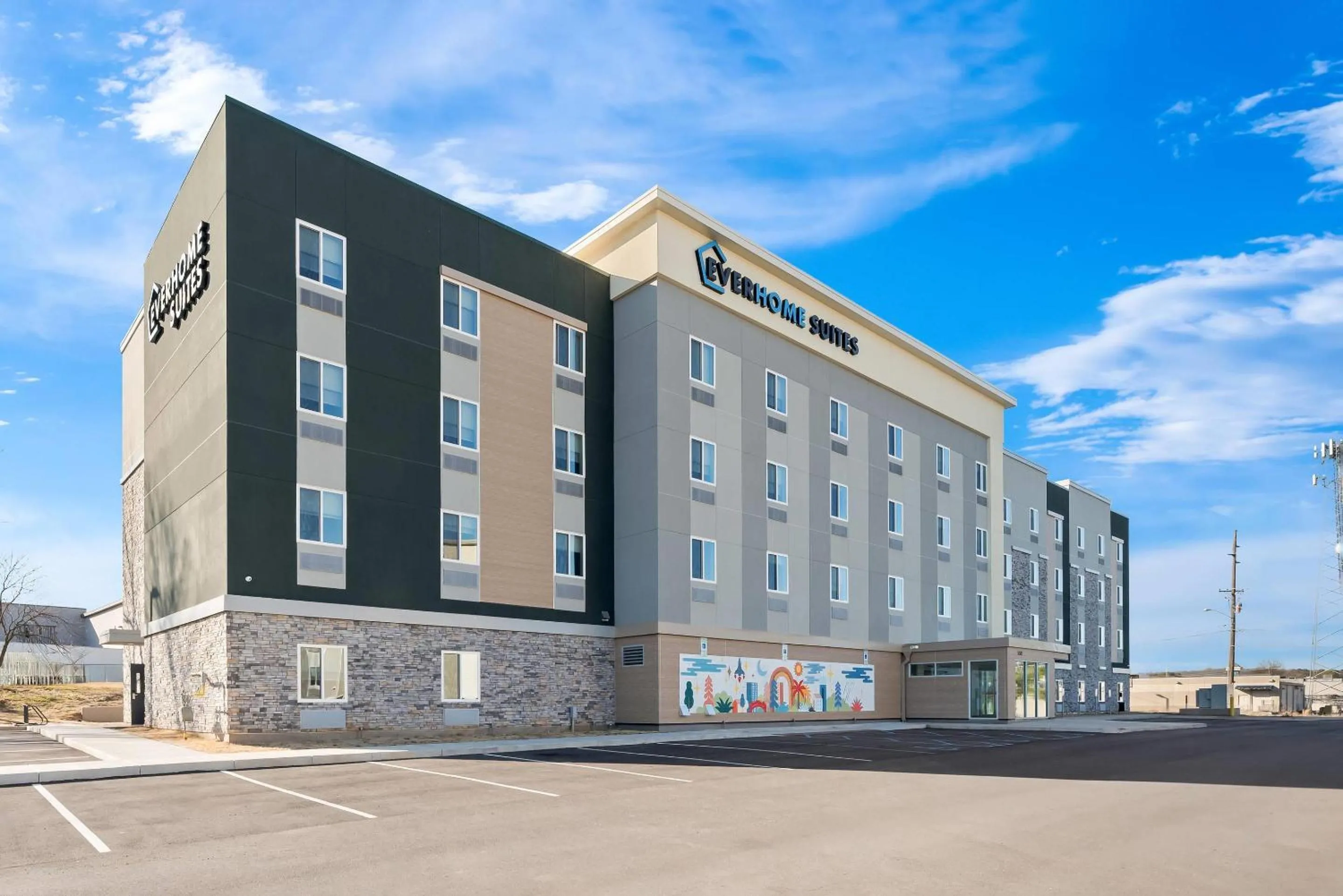 Property building in Everhome Suites Huntsville - Research Park