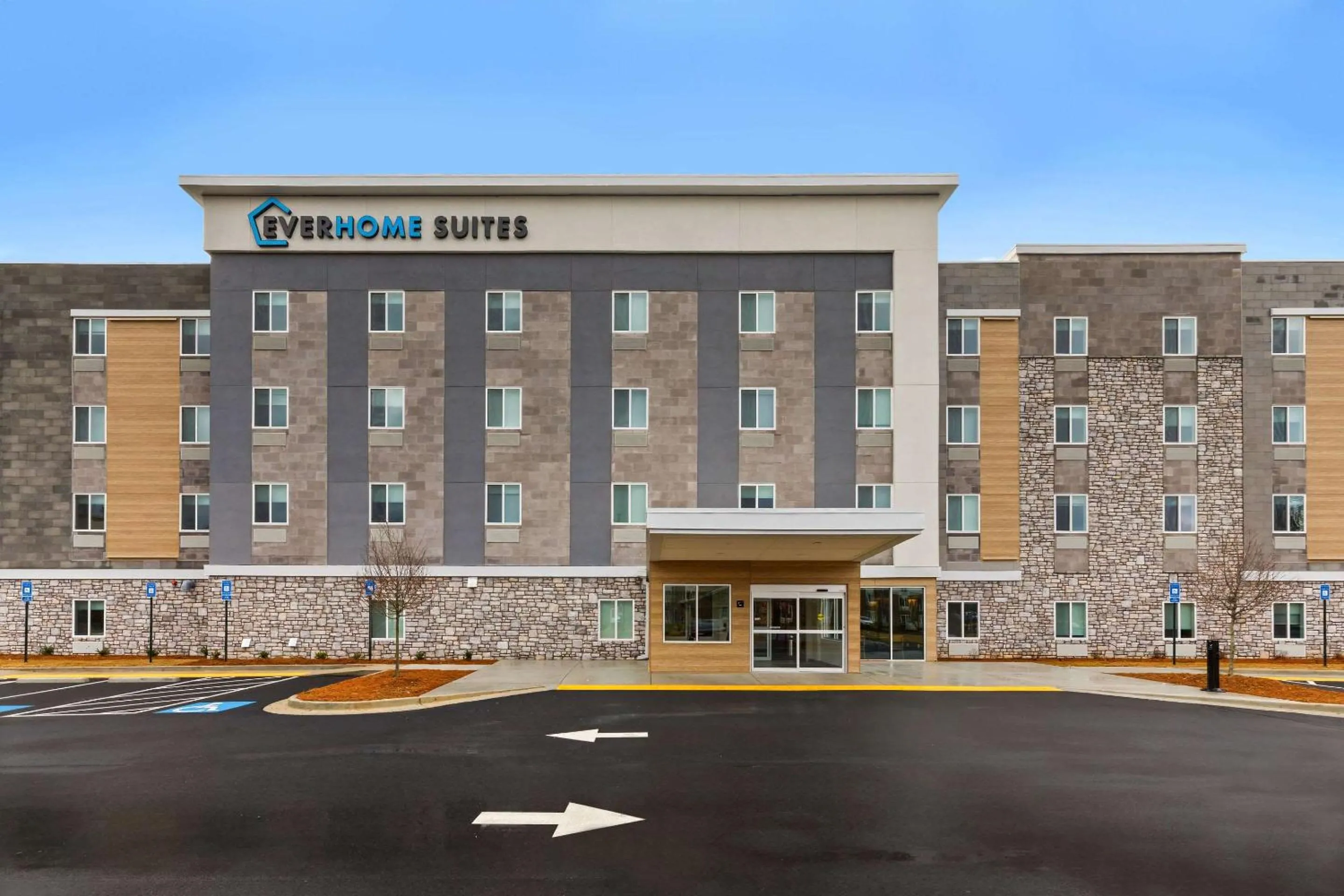 Property building in Everhome Suites Huntsville - Research Park