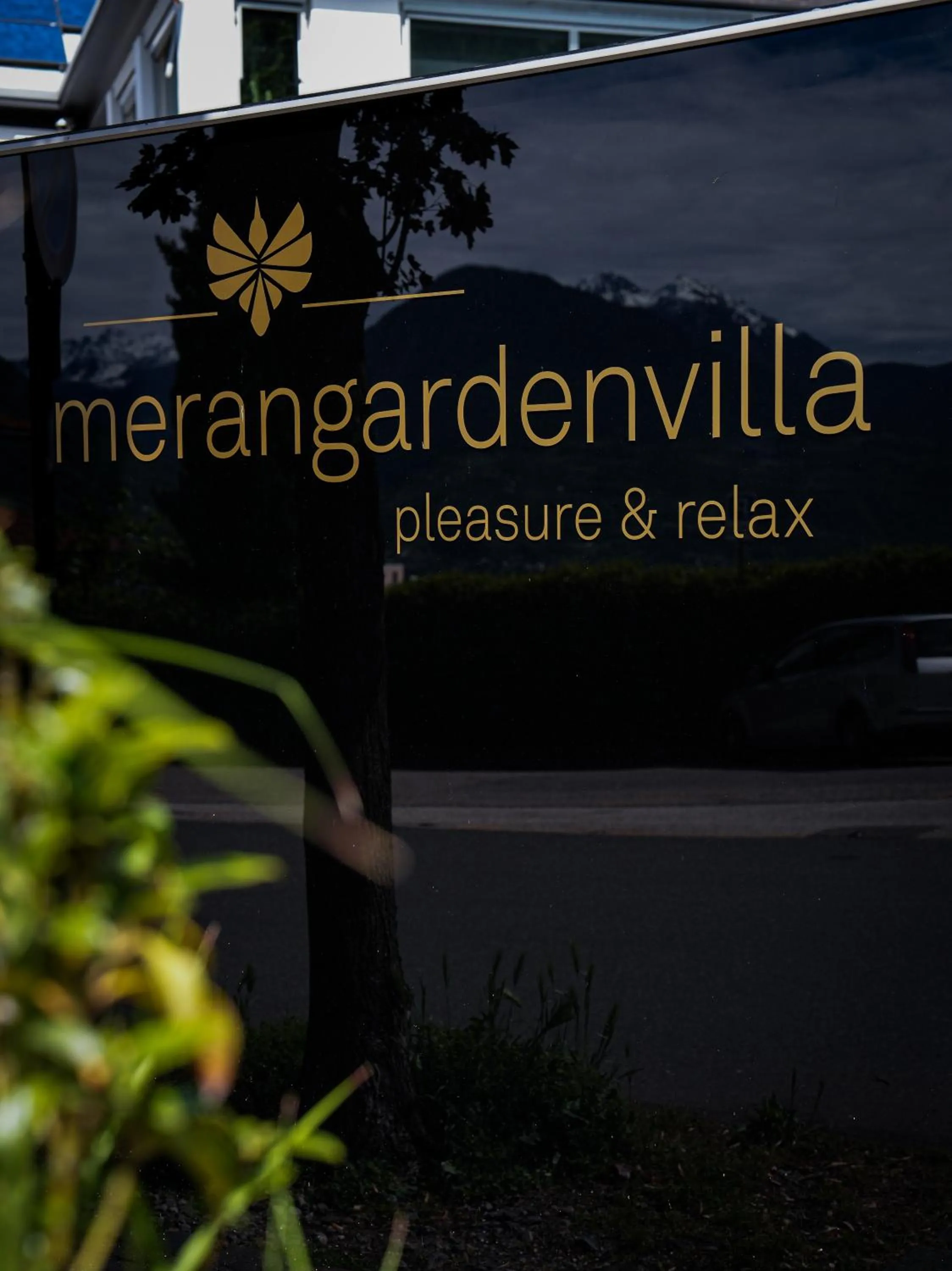 Merangardenvilla adults only