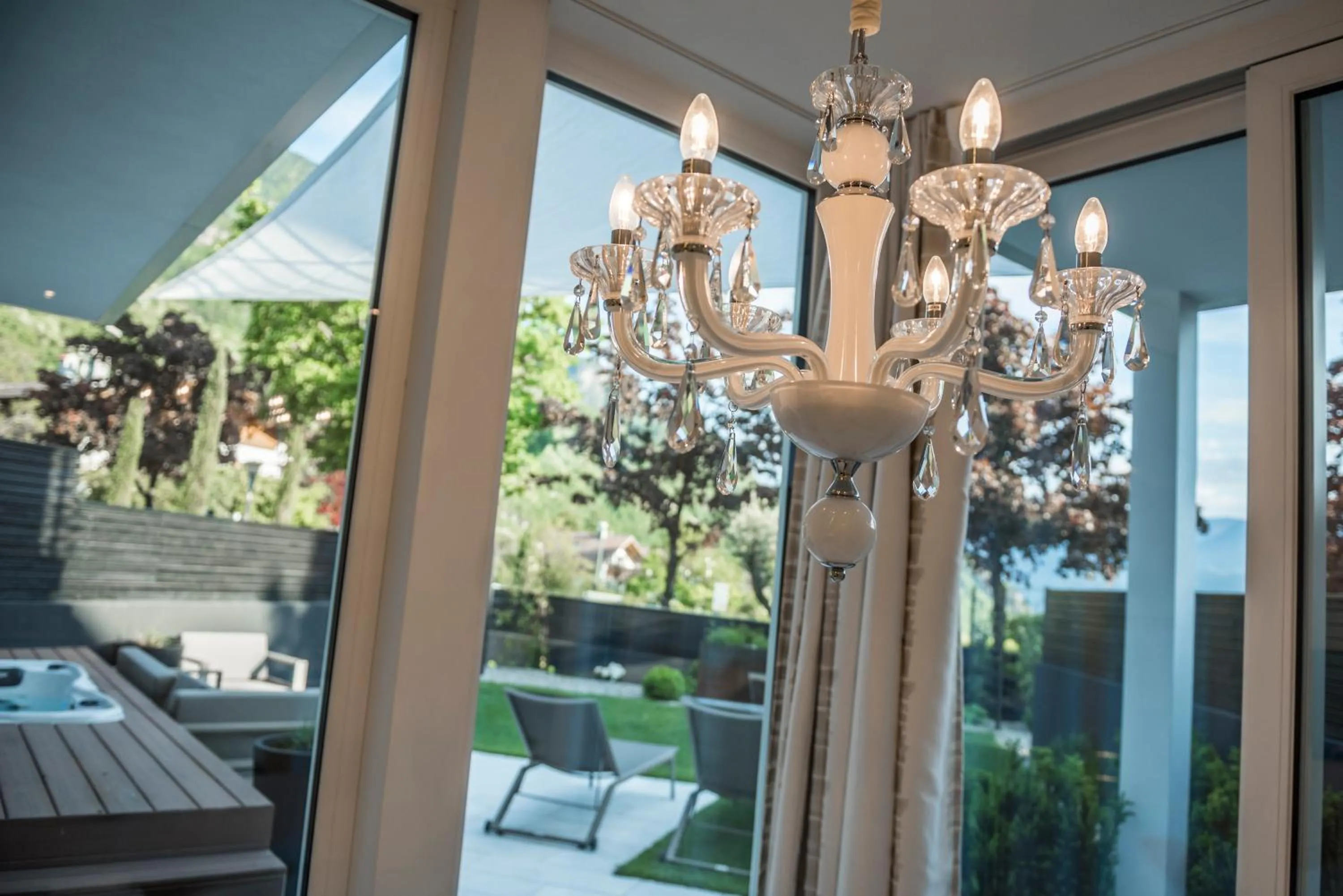 Merangardenvilla adults only