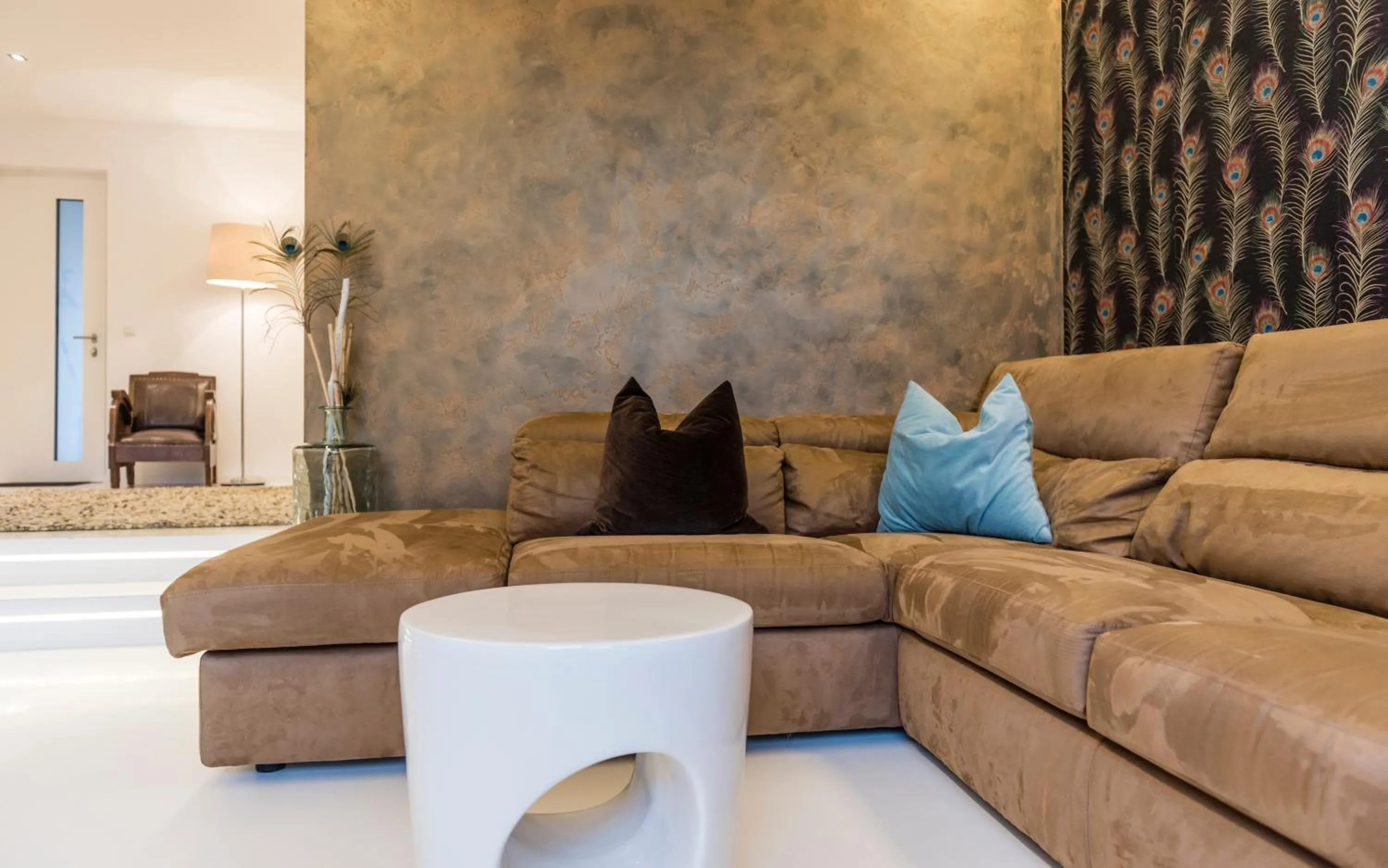 Merangardenvilla adults only