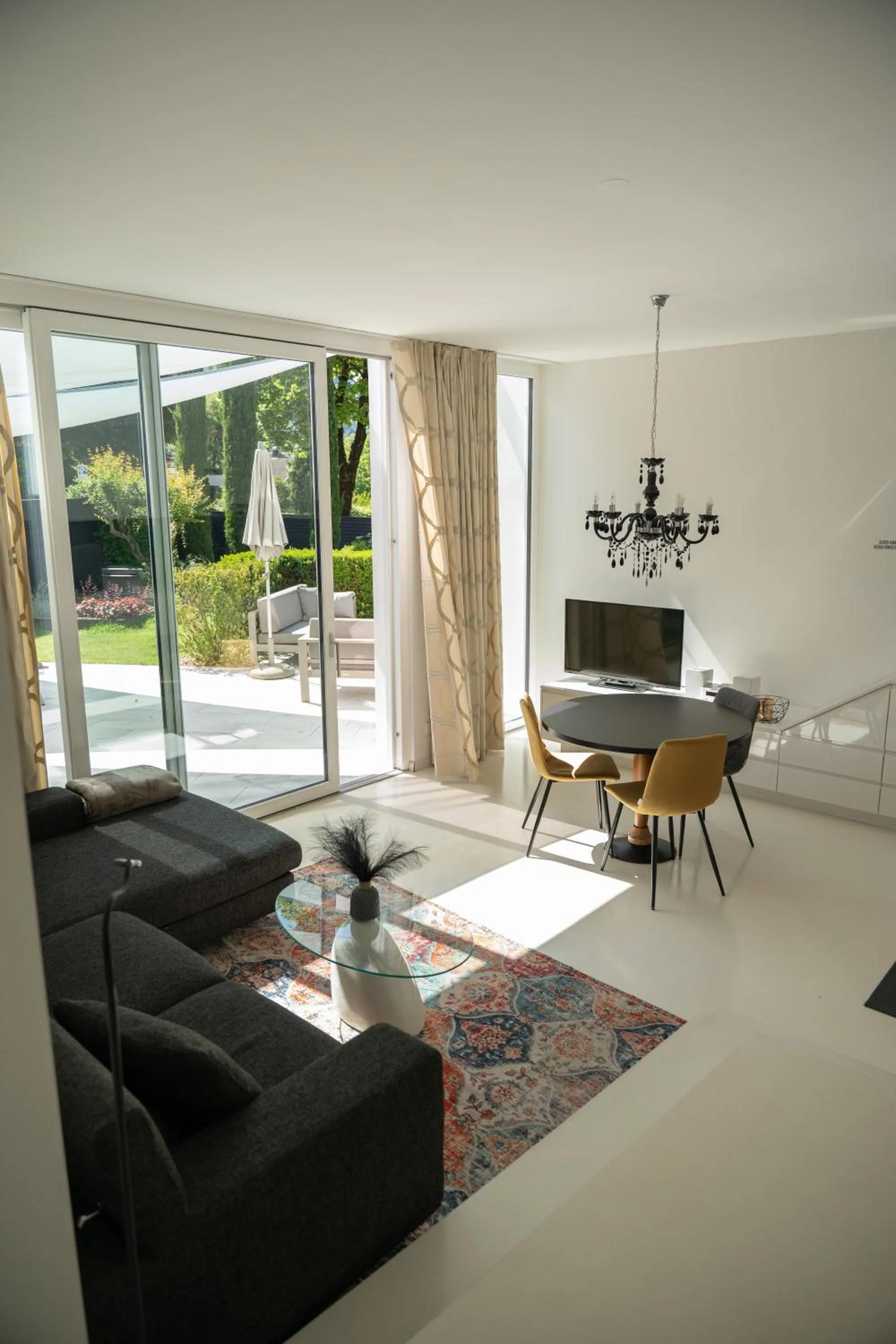 Merangardenvilla adults only