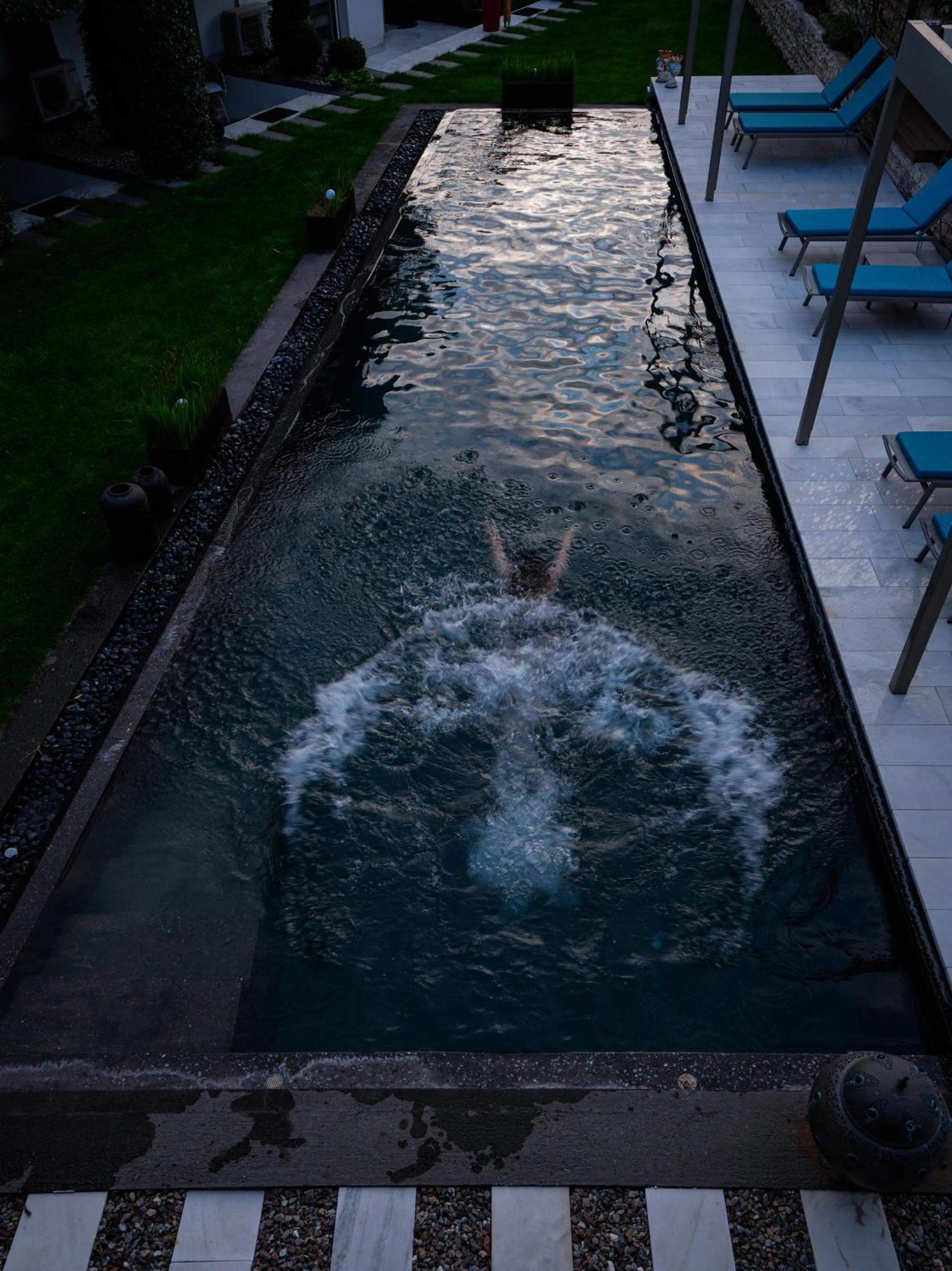 Merangardenvilla adults only